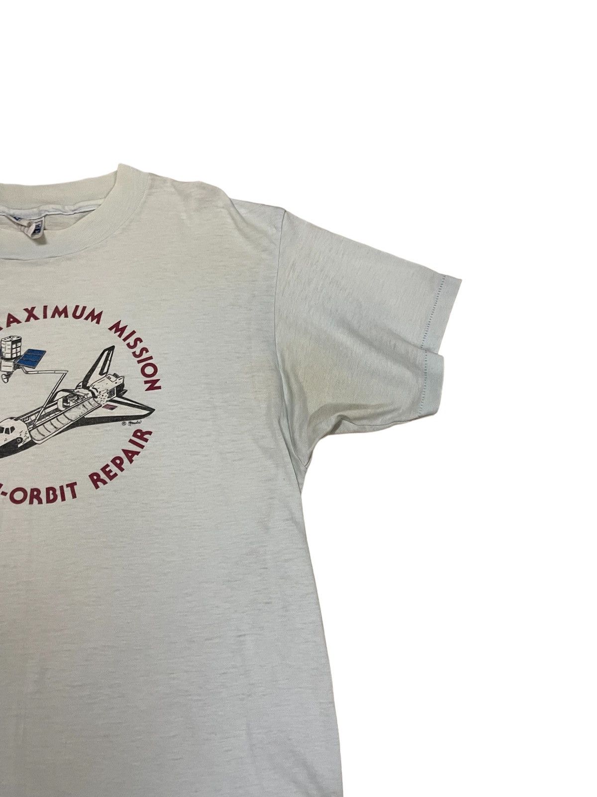Vintage Vintage NASA Solar Maximum Mission "First In-Orbit Repair" Size US L / EU 52-54 / 3 - 4 Thumbnail