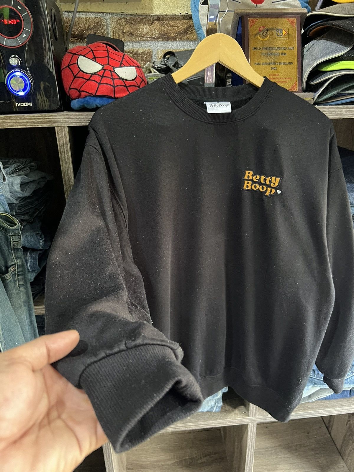 Cartoon Network 🔥Denifits x Betty Boop Just Kissin Crewneck Sweatshirt Size US L / EU 52-54 / 3 - 5 Thumbnail