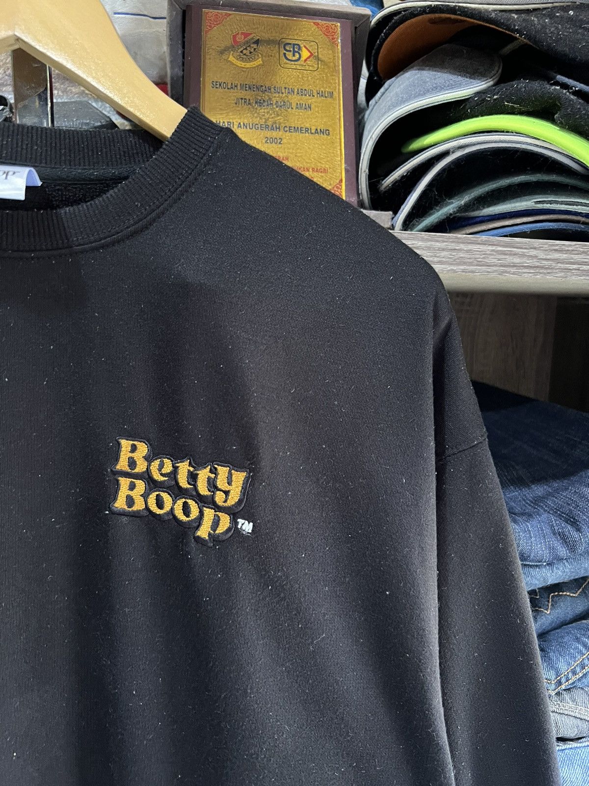 Cartoon Network 🔥Denifits x Betty Boop Just Kissin Crewneck Sweatshirt Size US L / EU 52-54 / 3 - 3 Thumbnail
