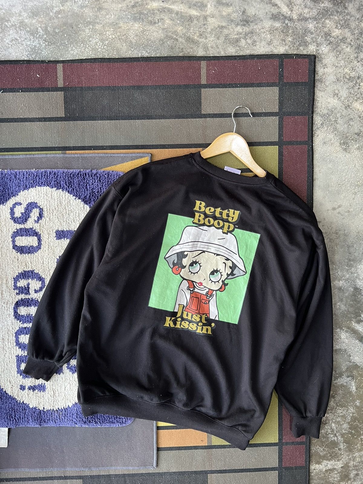Cartoon Network 🔥Denifits x Betty Boop Just Kissin Crewneck Sweatshirt Size US L / EU 52-54 / 3 - 2 Thumbnail