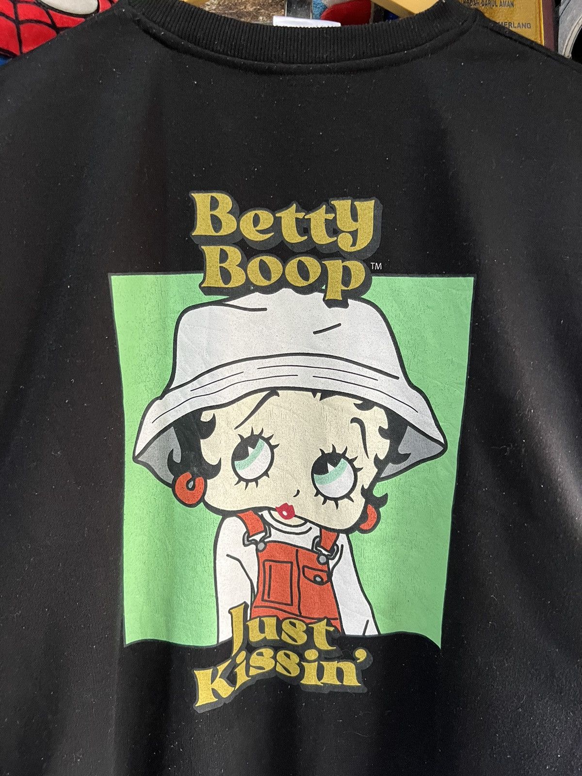 Cartoon Network 🔥Denifits x Betty Boop Just Kissin Crewneck Sweatshirt Size US L / EU 52-54 / 3 - 7 Thumbnail
