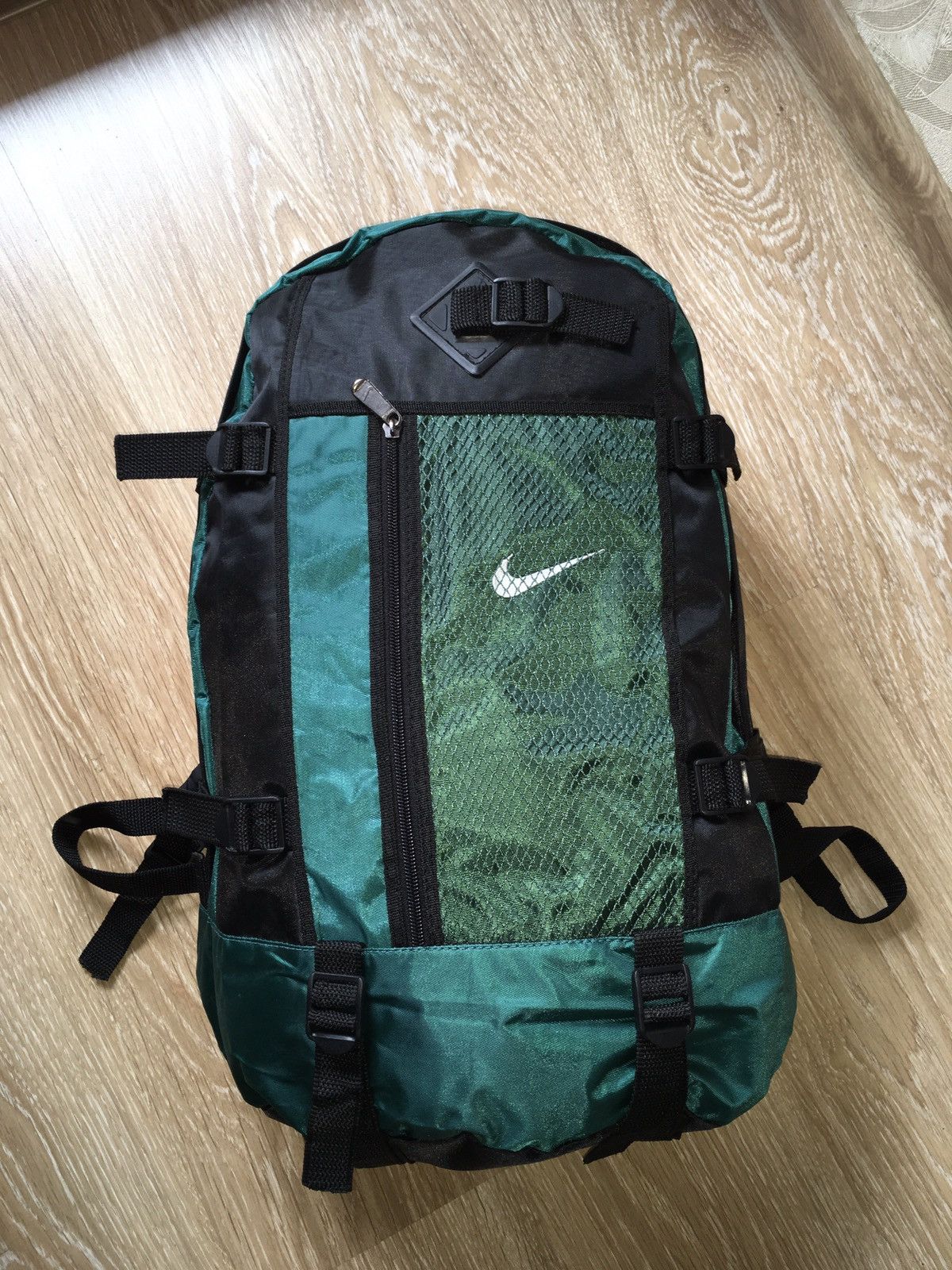 Nike 40l backpack best sale