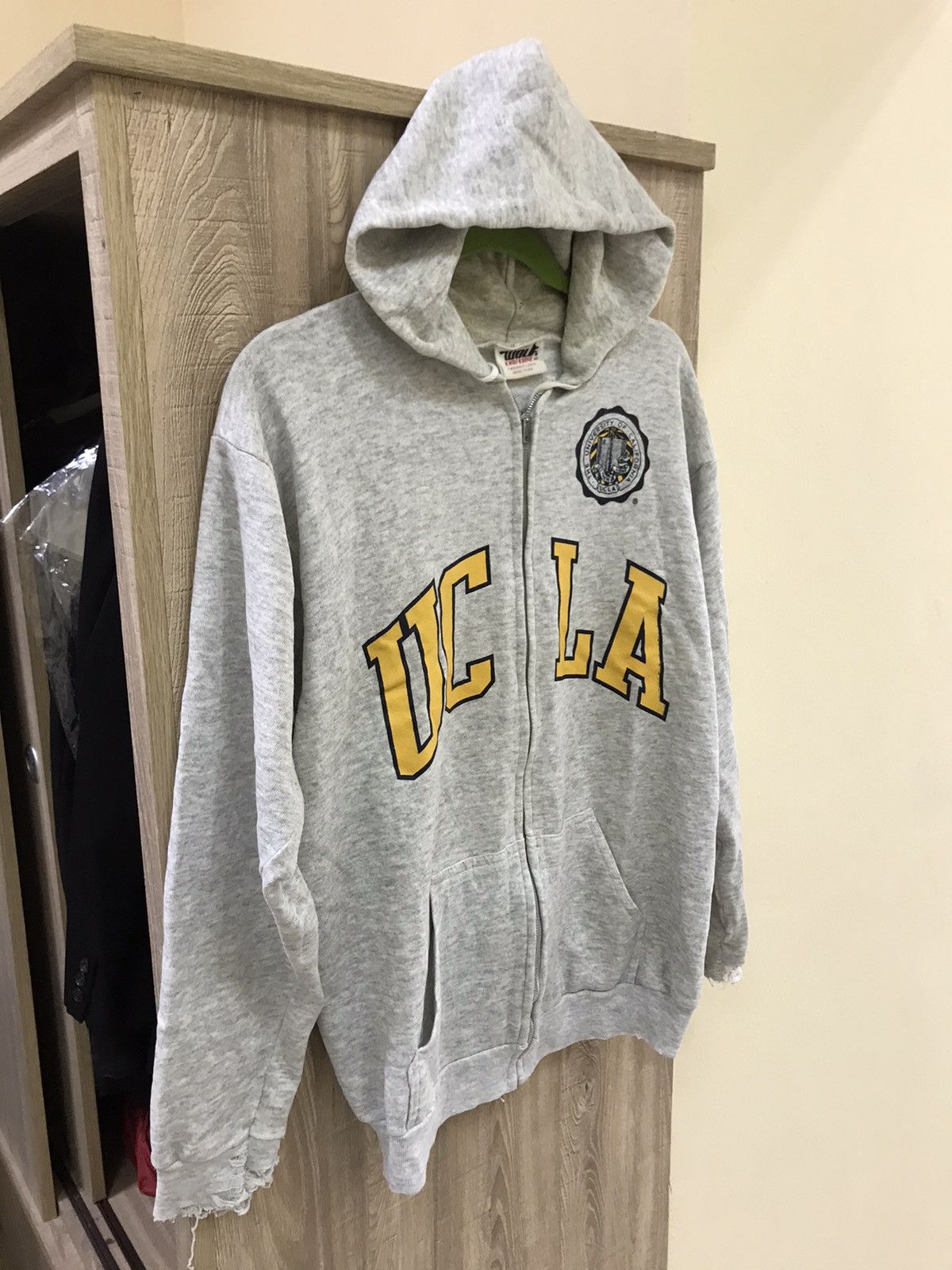Other Vintage 🔥 UCLA Distressed Hoodie Zipper Size US M / EU 48-50 / 2 - 13 Thumbnail