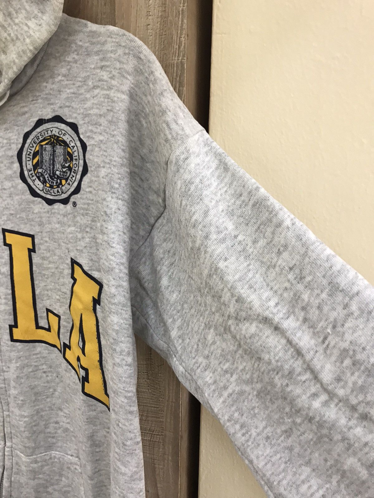 Other Vintage 🔥 UCLA Distressed Hoodie Zipper Size US M / EU 48-50 / 2 - 8 Thumbnail