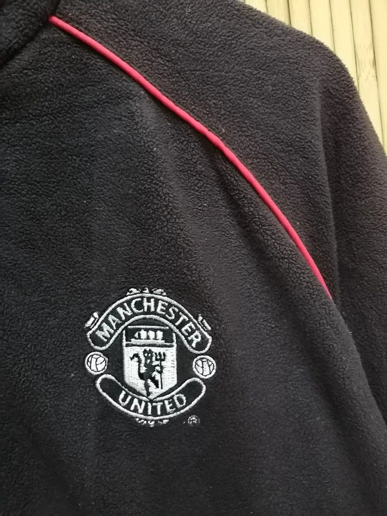 Vintage Vintage MANCHESTER UNITED by Umbro Fleece Jacket Size US S / EU 44-46 / 1 - 5 Thumbnail