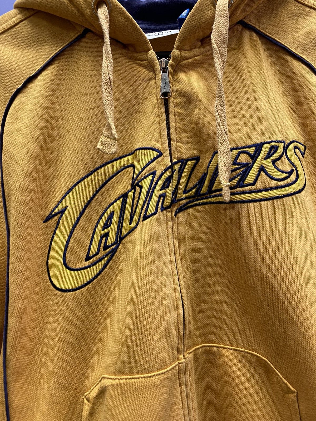 Champion × NBA × Vintage Champion Cleveland Cavaliers NBA Zip Hoodie Size L Size US L / EU 52-54 / 3 - 8 Thumbnail