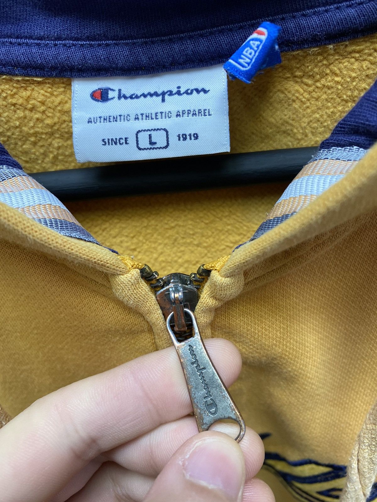 Champion × NBA × Vintage Champion Cleveland Cavaliers NBA Zip Hoodie Size L Size US L / EU 52-54 / 3 - 14 Thumbnail