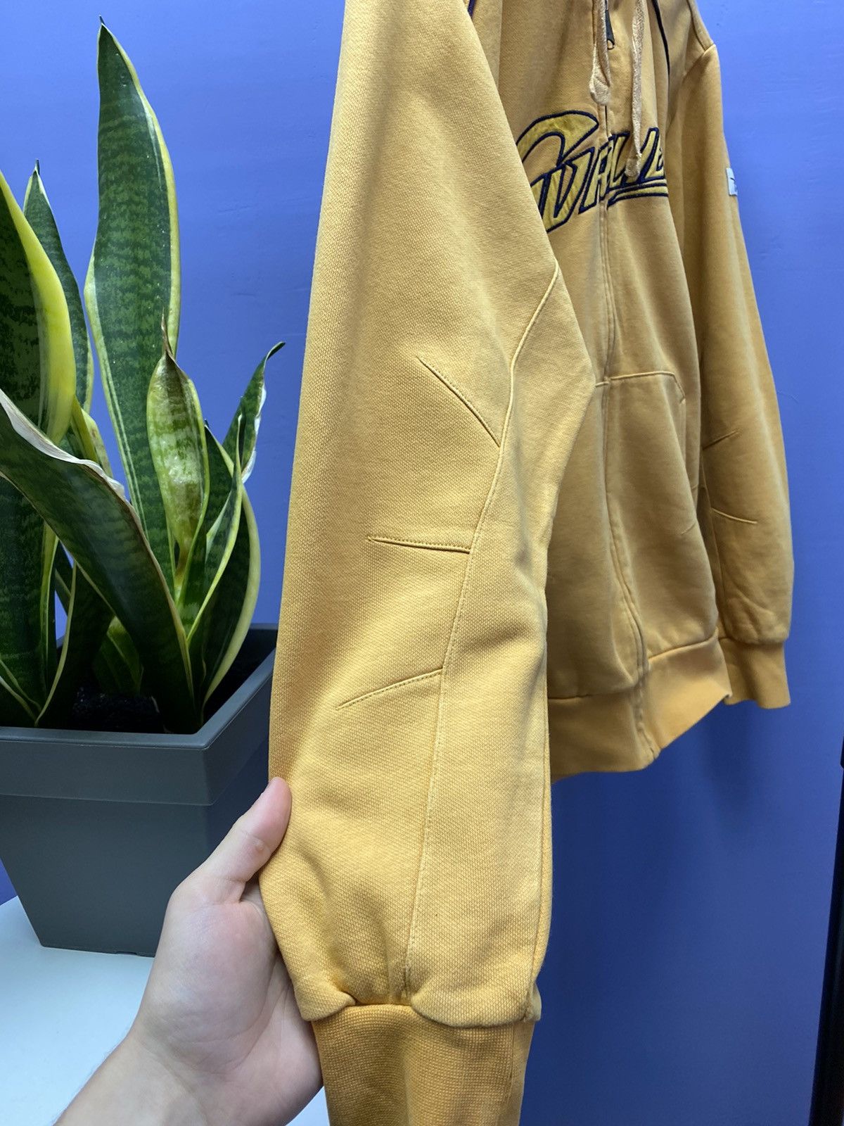 Champion × NBA × Vintage Champion Cleveland Cavaliers NBA Zip Hoodie Size L Size US L / EU 52-54 / 3 - 18 Thumbnail
