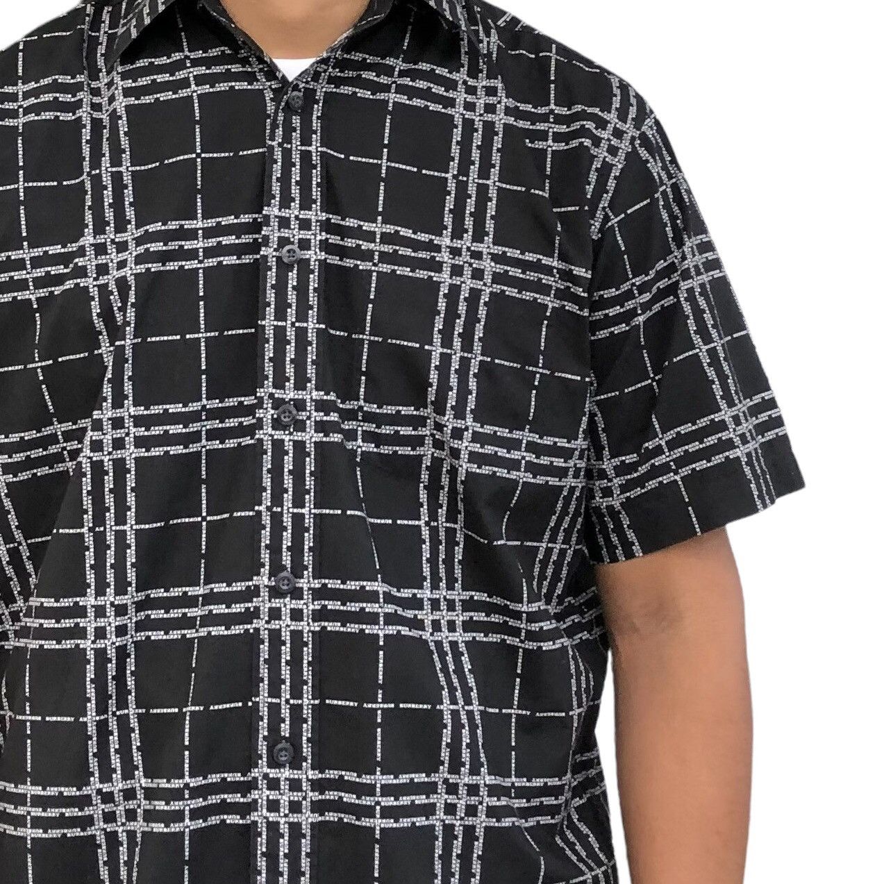 Burberry Authentic Burberry London Spell Out Over Print T-shirt Size US M / EU 48-50 / 2 - 4 Thumbnail