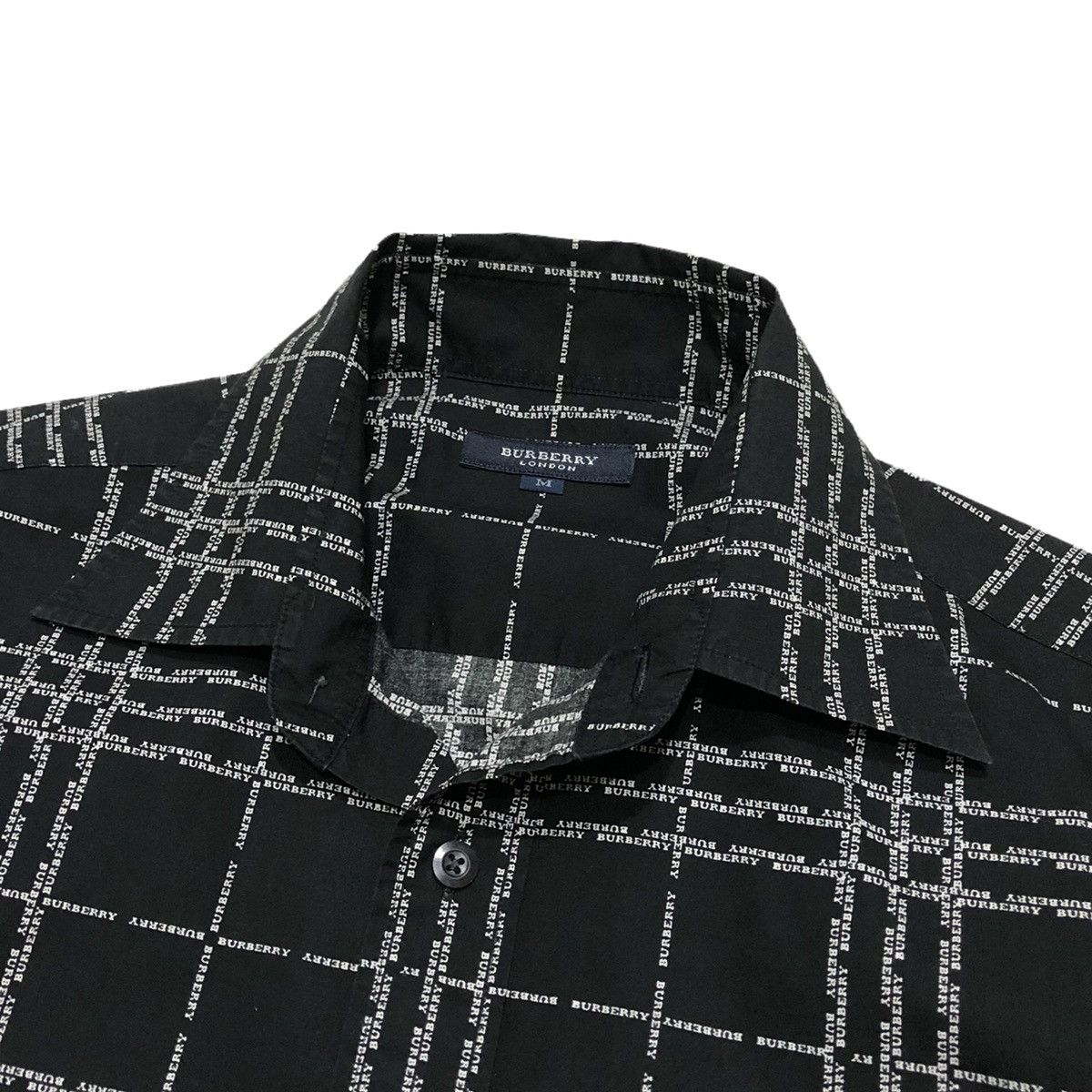 Burberry Authentic Burberry London Spell Out Over Print T-shirt Size US M / EU 48-50 / 2 - 13 Thumbnail