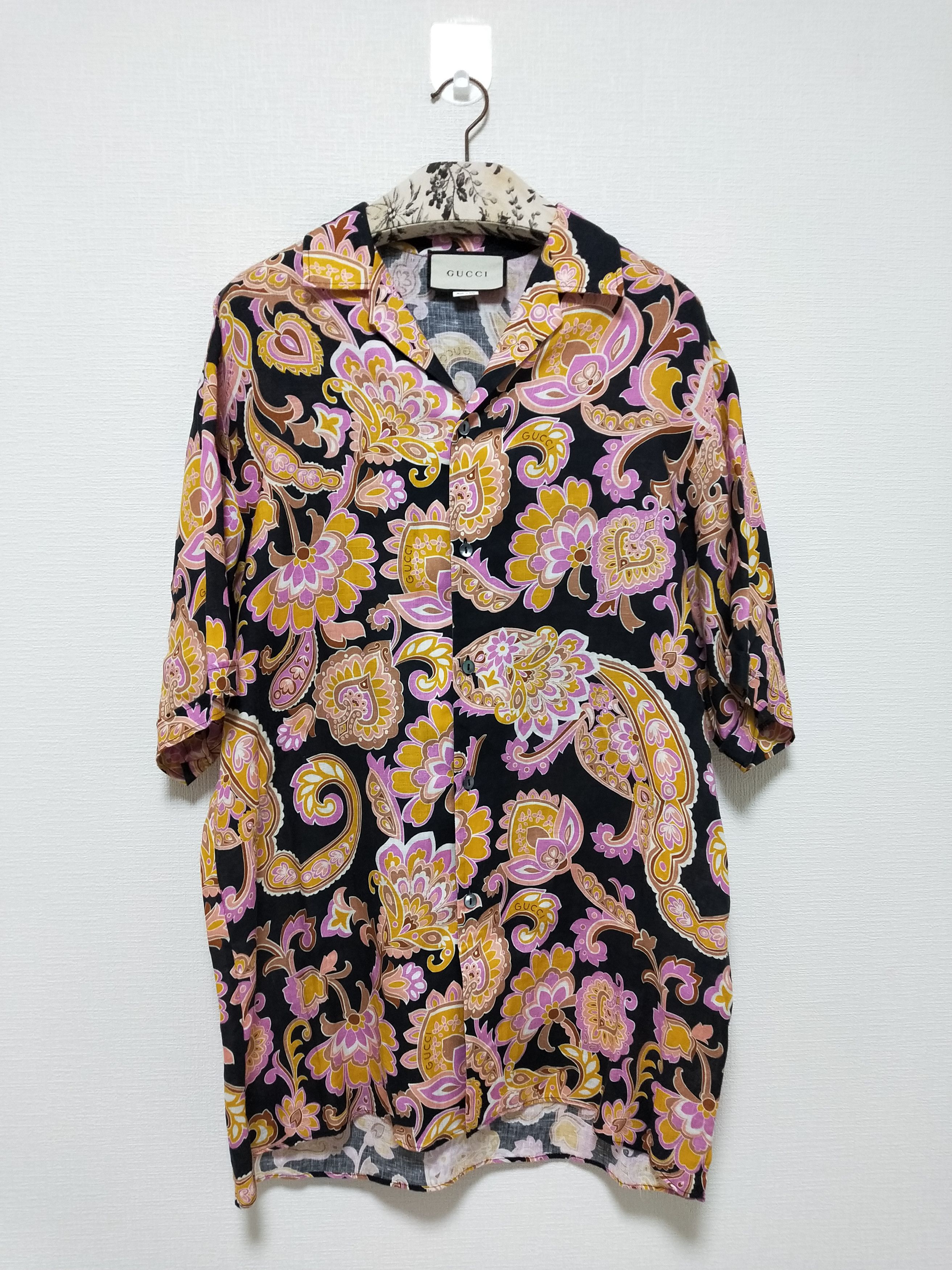 image of Gucci Paisley Floral Button Up Shirt in Pink, Men's (Size Medium)