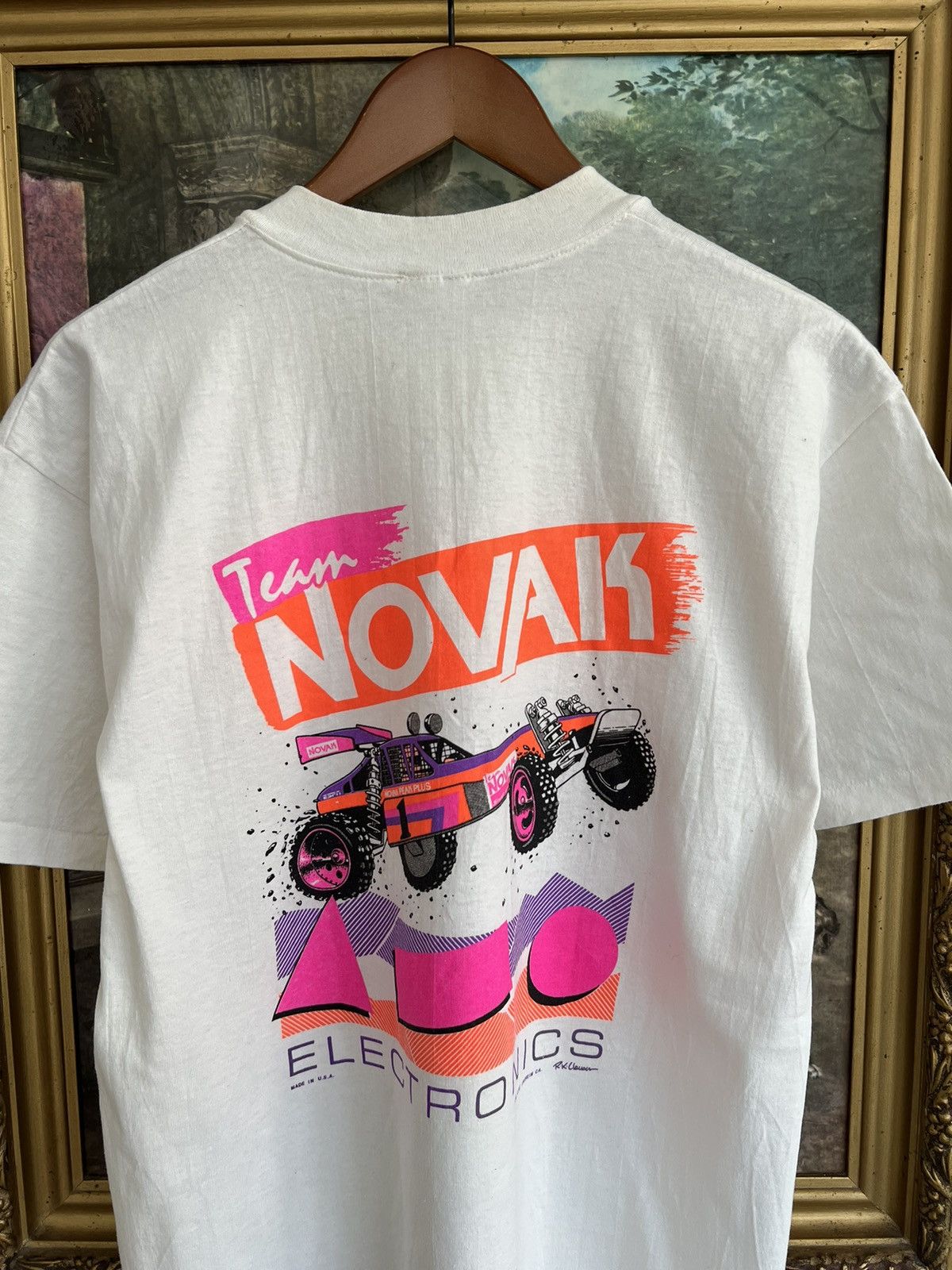 Band Tees Vintage 90s Team Novak Electronics Racing White Tee Size US L / EU 52-54 / 3 - 4 Thumbnail