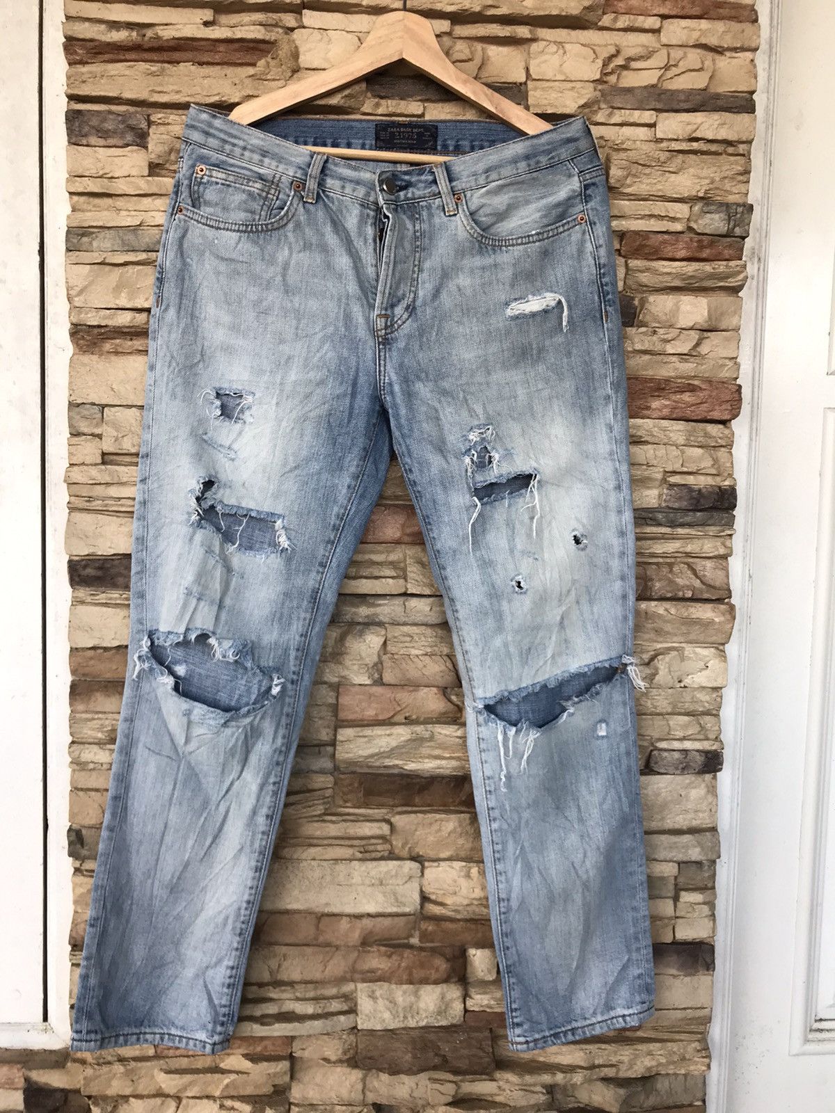 Vintage Vintage Zara Distressed Jeans Size US 33 - 1 Thumbnail