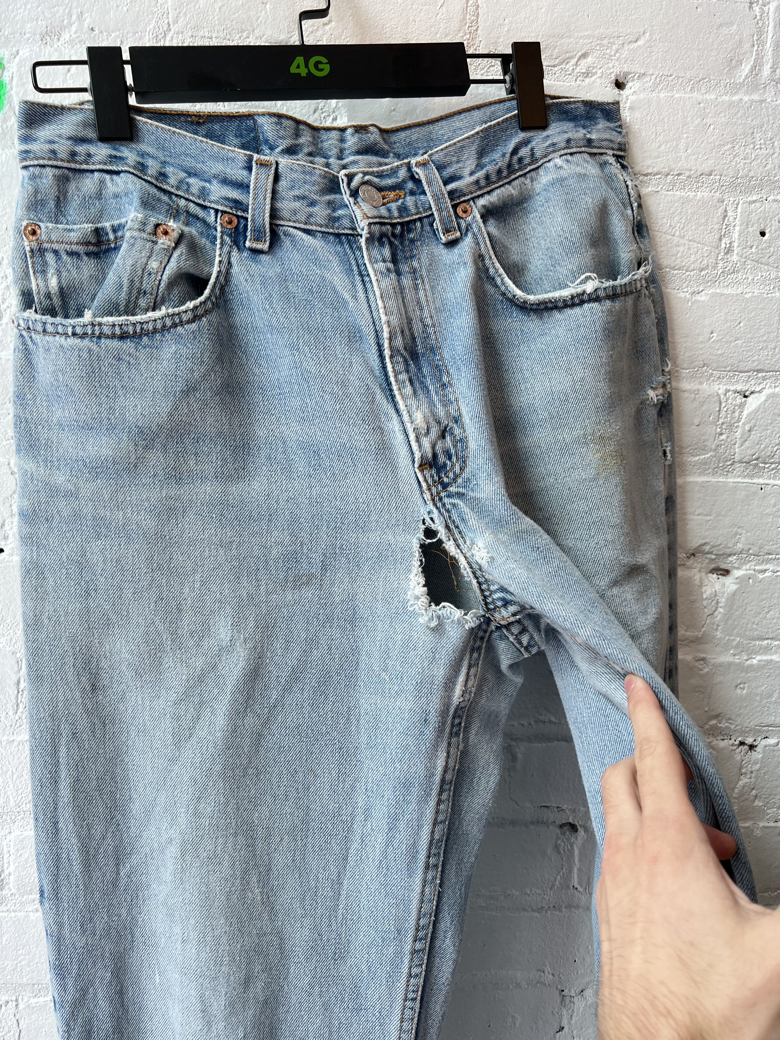 Vintage Vintage Levi's THRASHED 4Gseller Size US 33 - 7 Thumbnail