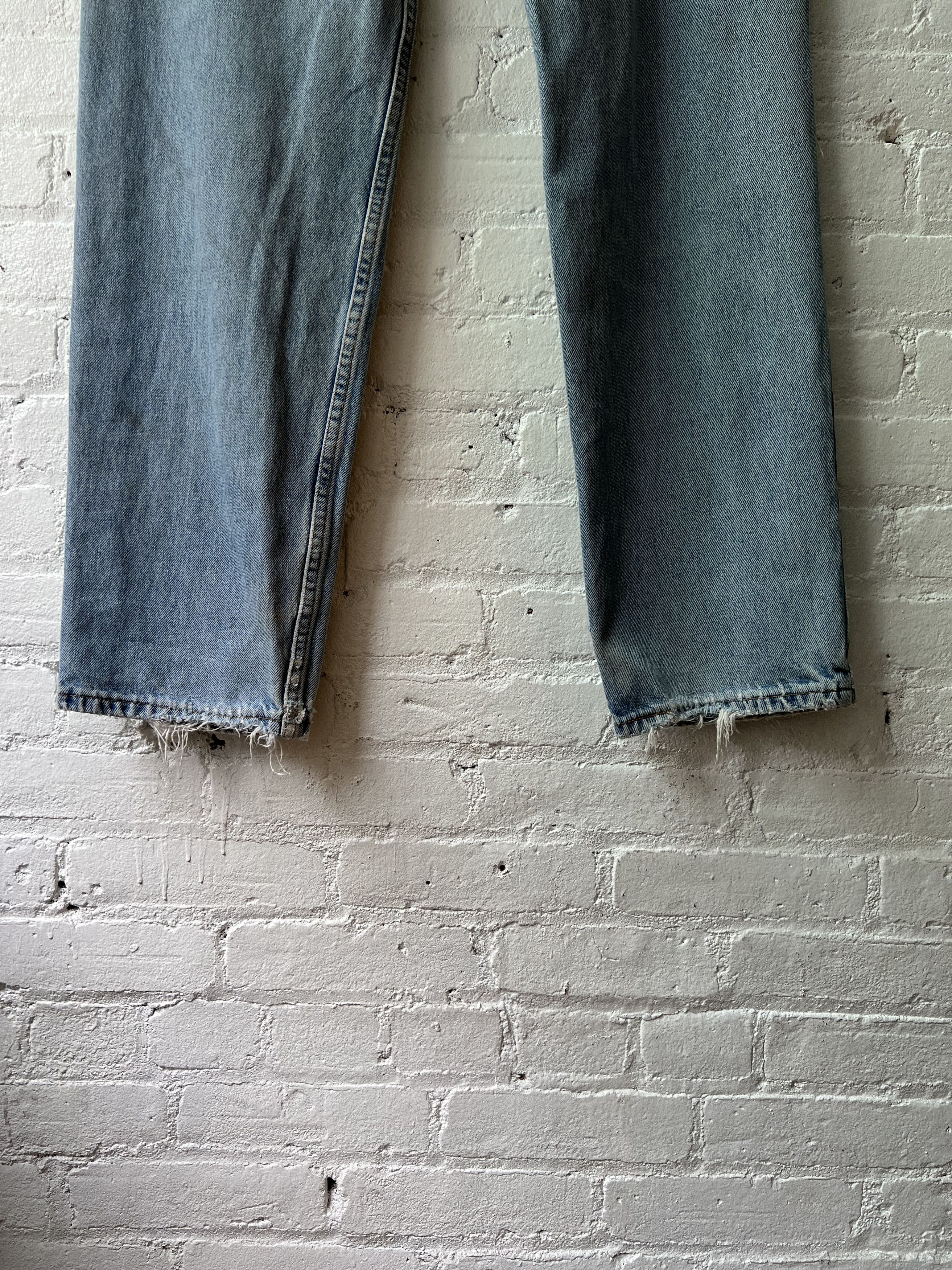 Vintage Vintage Levi's THRASHED 4Gseller Size US 33 - 8 Thumbnail