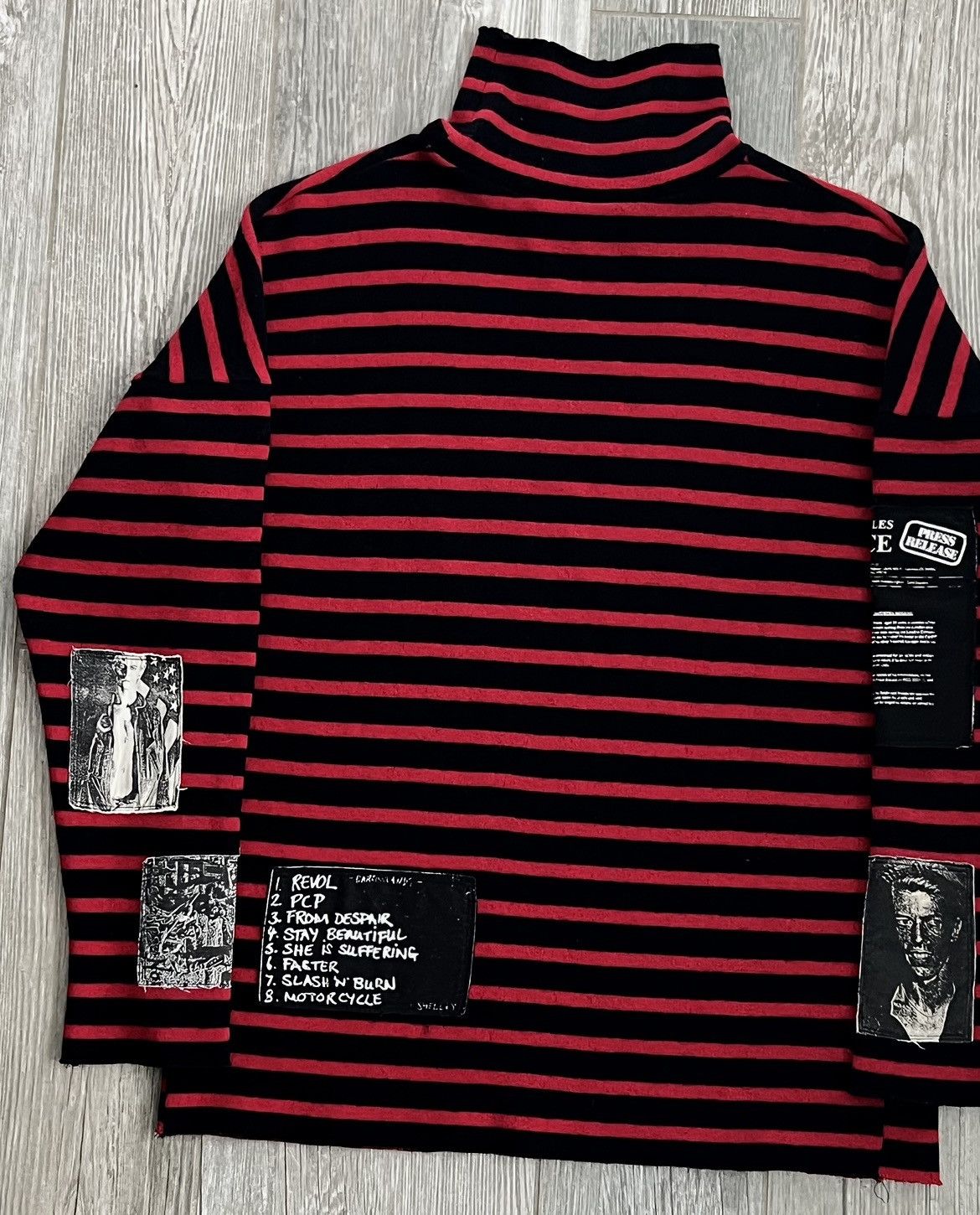 Raf Simons AW2001-2002 Raf Simons Riot Riot Riot Red Patch Turtleneck Size US XL / EU 56 / 4 - 5 Thumbnail