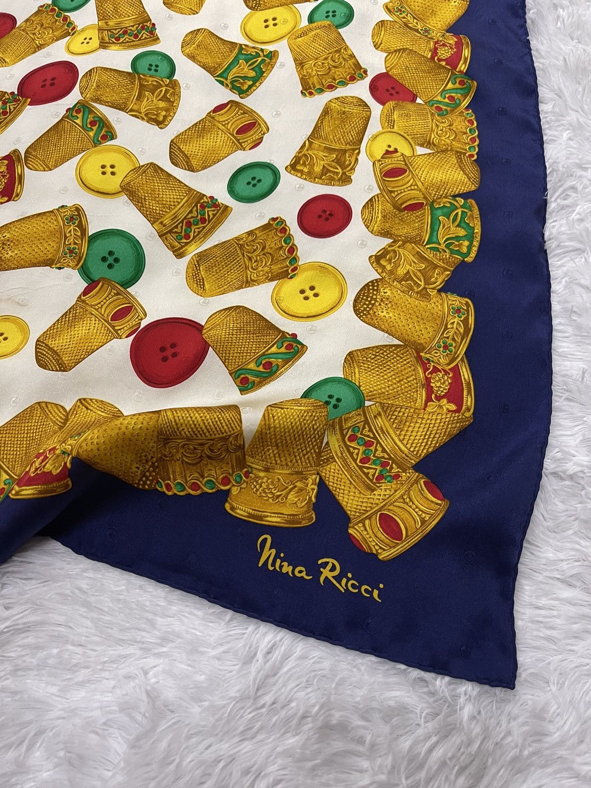 Nina Ricci Vintage Luxury Nina Ricci Silk Scarves Italy Size ONE SIZE - 8 Thumbnail