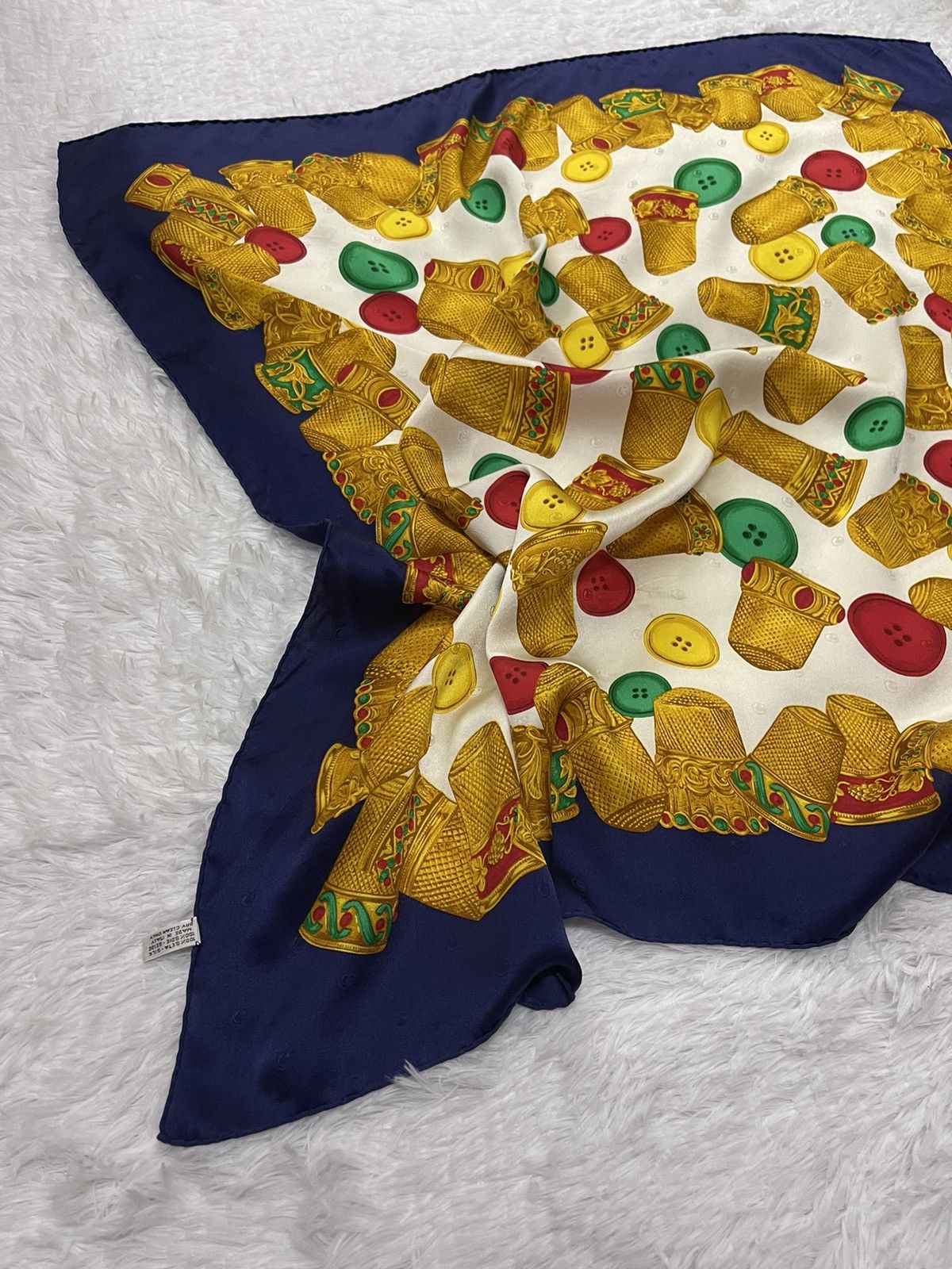 Nina Ricci Vintage Luxury Nina Ricci Silk Scarves Italy Size ONE SIZE - 7 Thumbnail