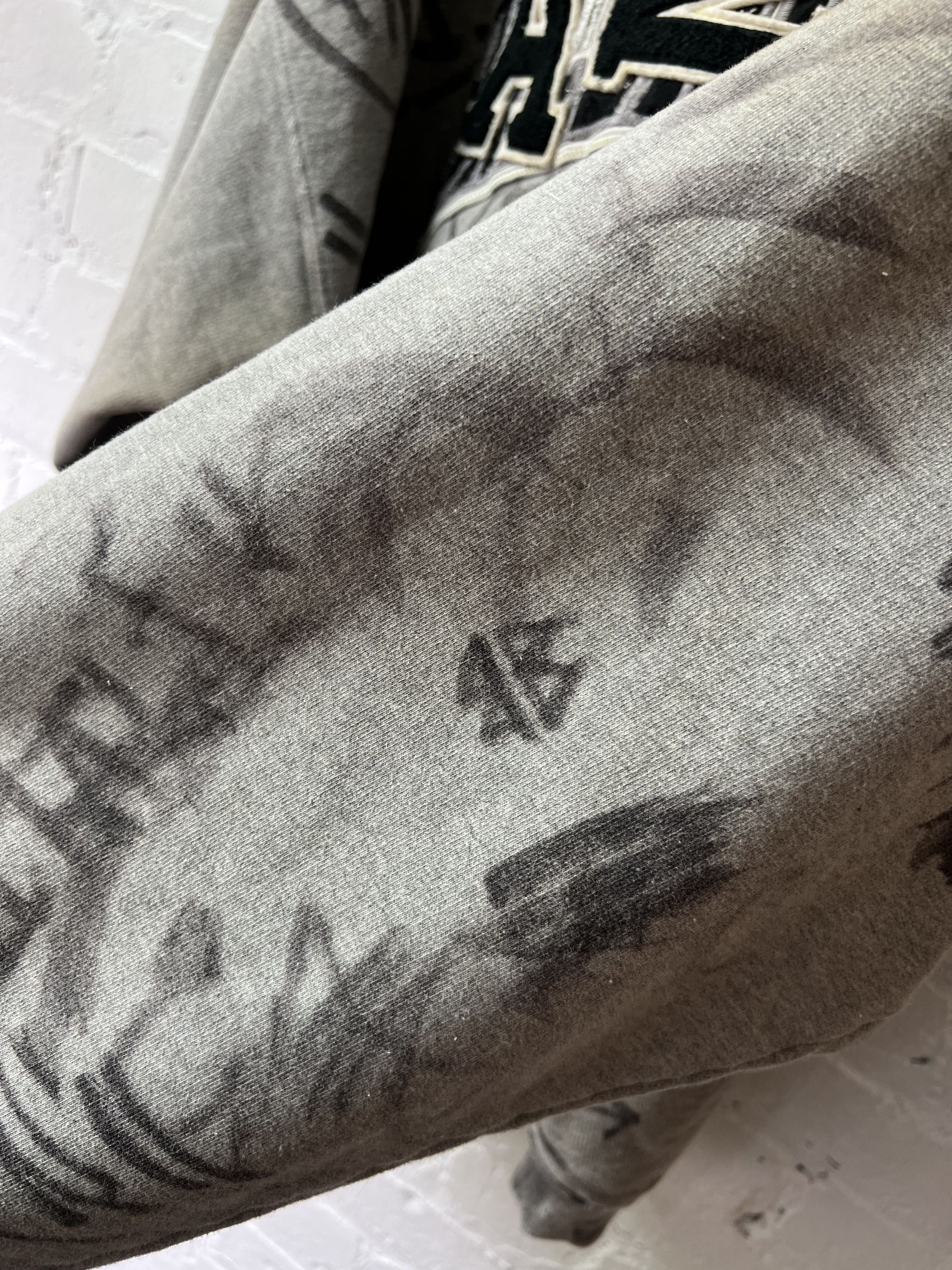 Balenciaga Balenciaga Graffiti THRASHED Runway Hoodie Size US M / EU 48-50 / 2 - 12 Thumbnail