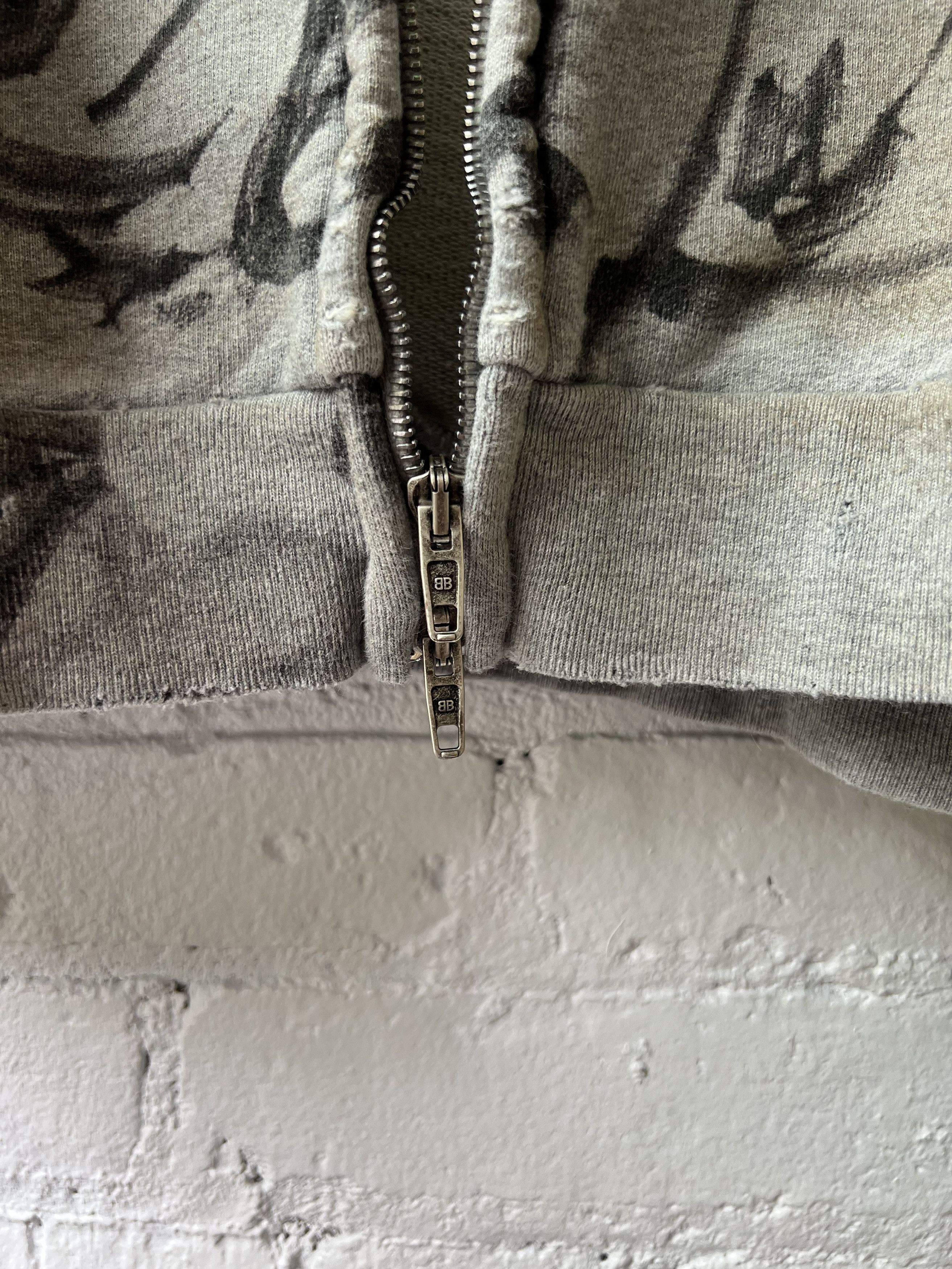 Balenciaga Balenciaga Graffiti THRASHED Runway Hoodie Size US M / EU 48-50 / 2 - 6 Thumbnail