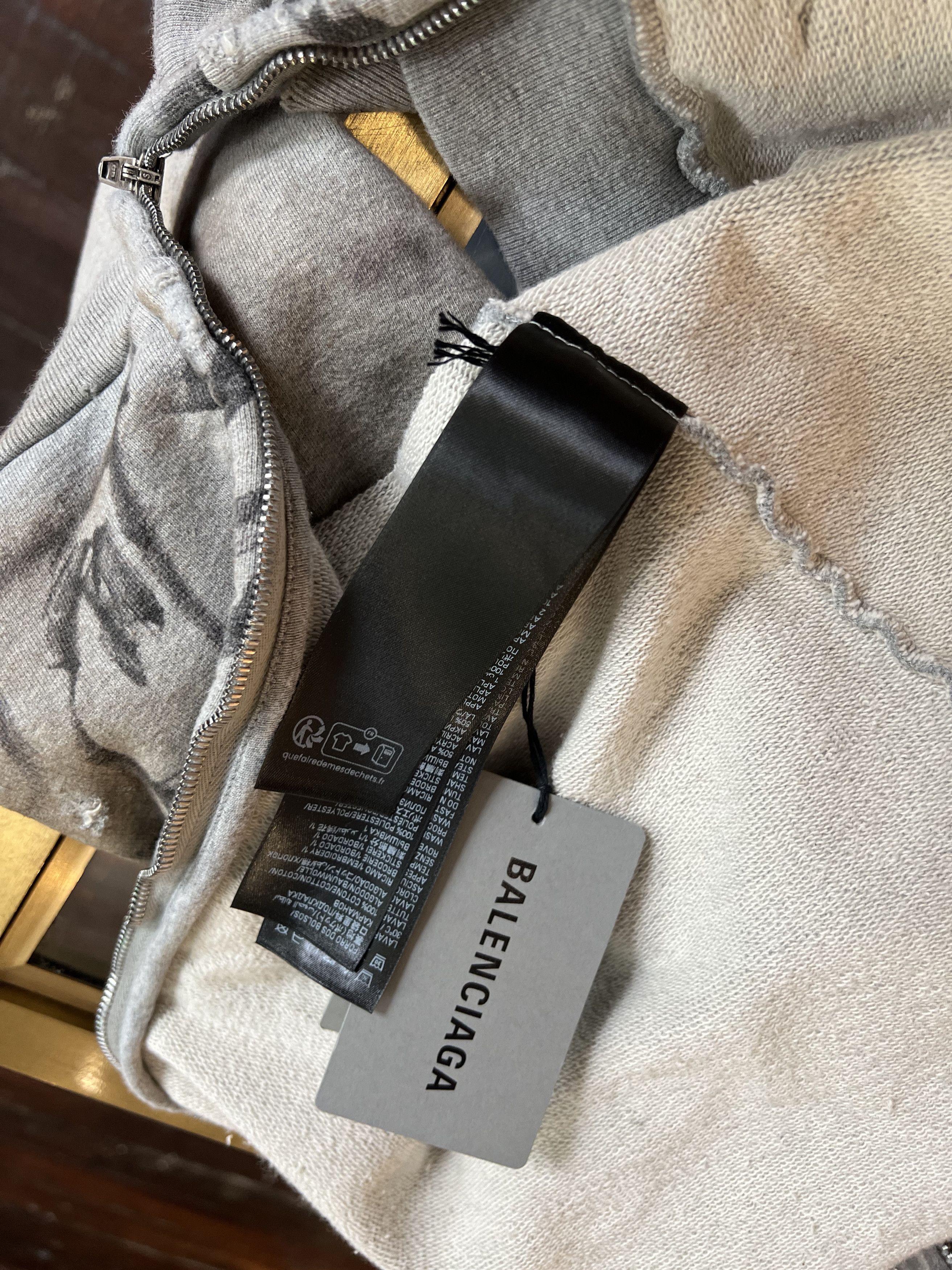 Balenciaga Balenciaga Graffiti THRASHED Runway Hoodie Size US M / EU 48-50 / 2 - 19 Thumbnail