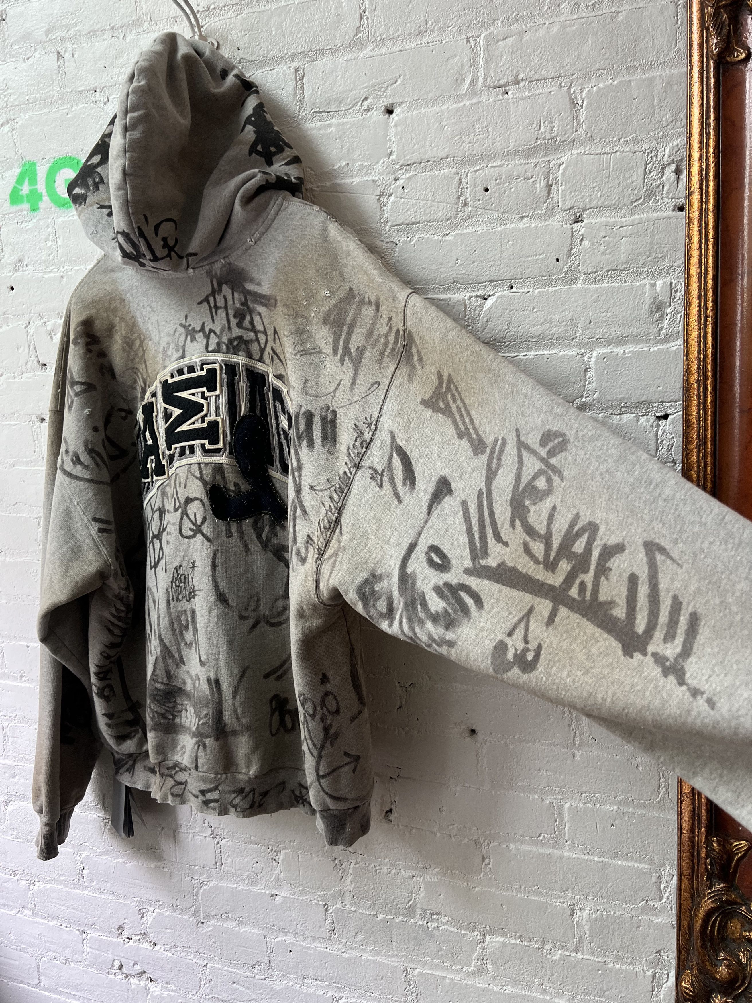 Balenciaga Balenciaga Graffiti THRASHED Runway Hoodie Size US M / EU 48-50 / 2 - 11 Thumbnail
