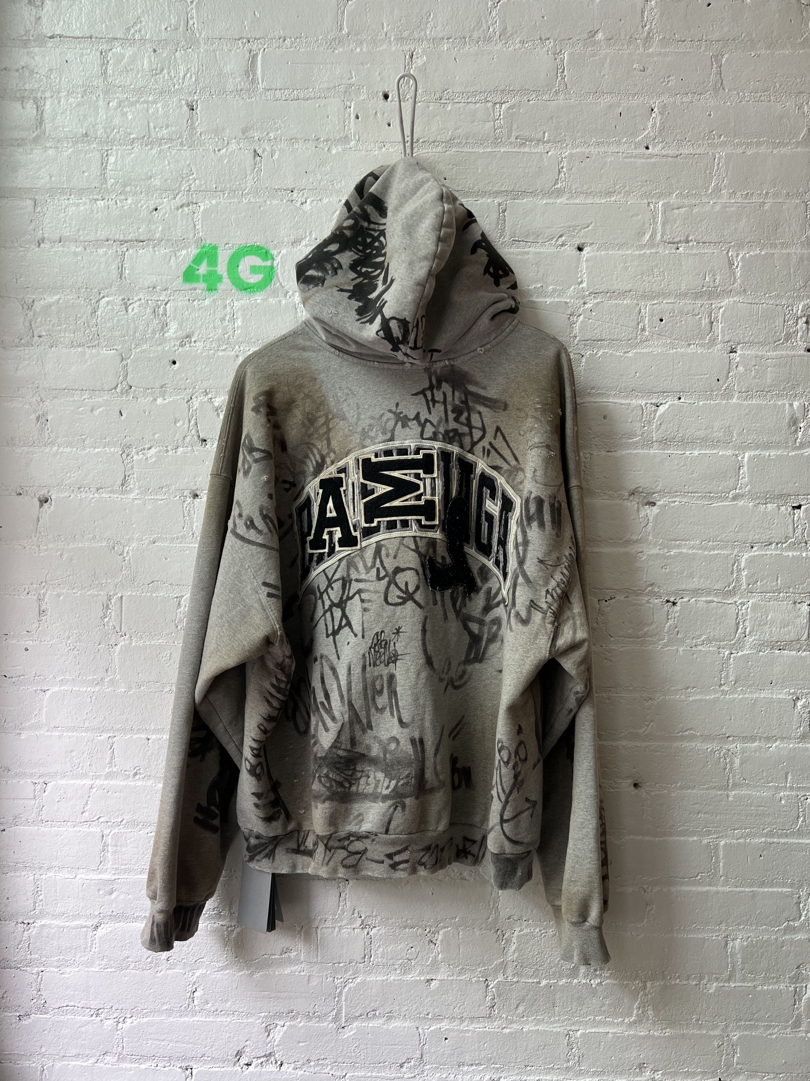 Balenciaga Balenciaga Graffiti THRASHED Runway Hoodie Size US M / EU 48-50 / 2 - 10 Thumbnail