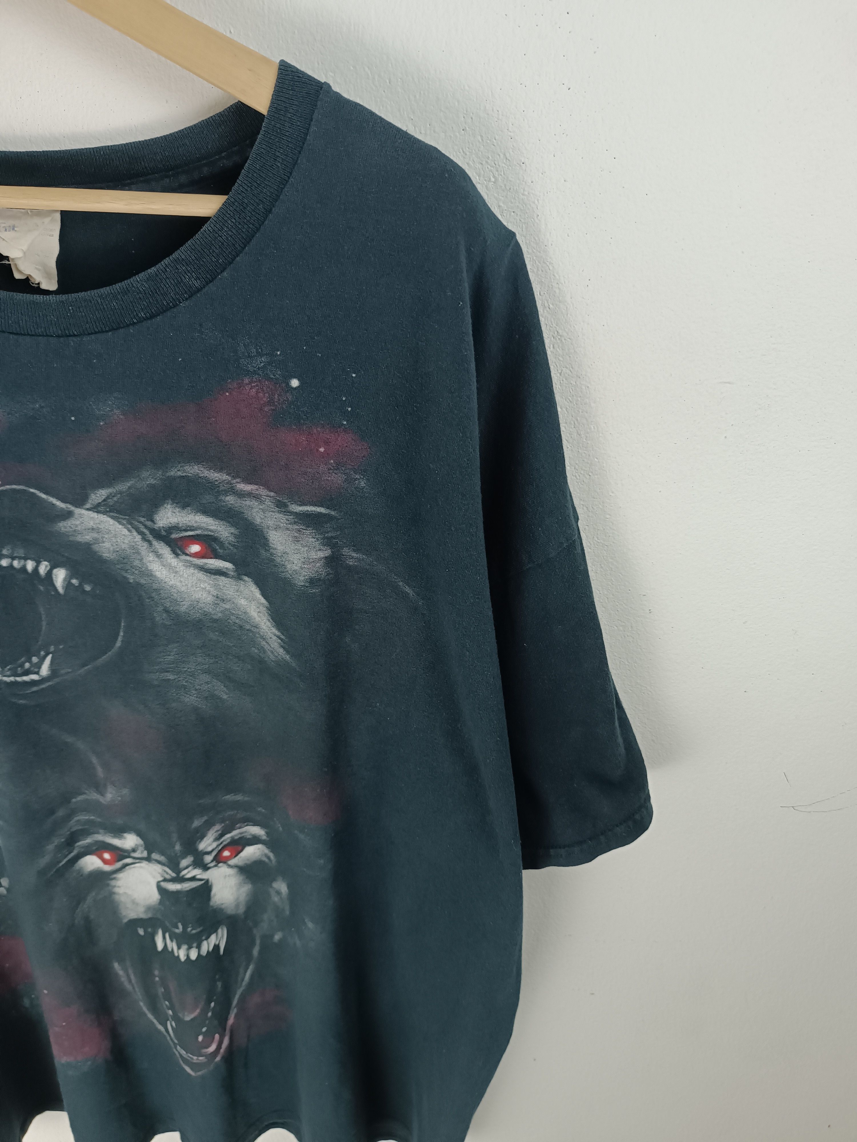 Vintage VINTAGE RED MOON WOLVES OVP HORROR ANIMAL PETS TEE Size US XXL / EU 58 / 5 - 11 Thumbnail