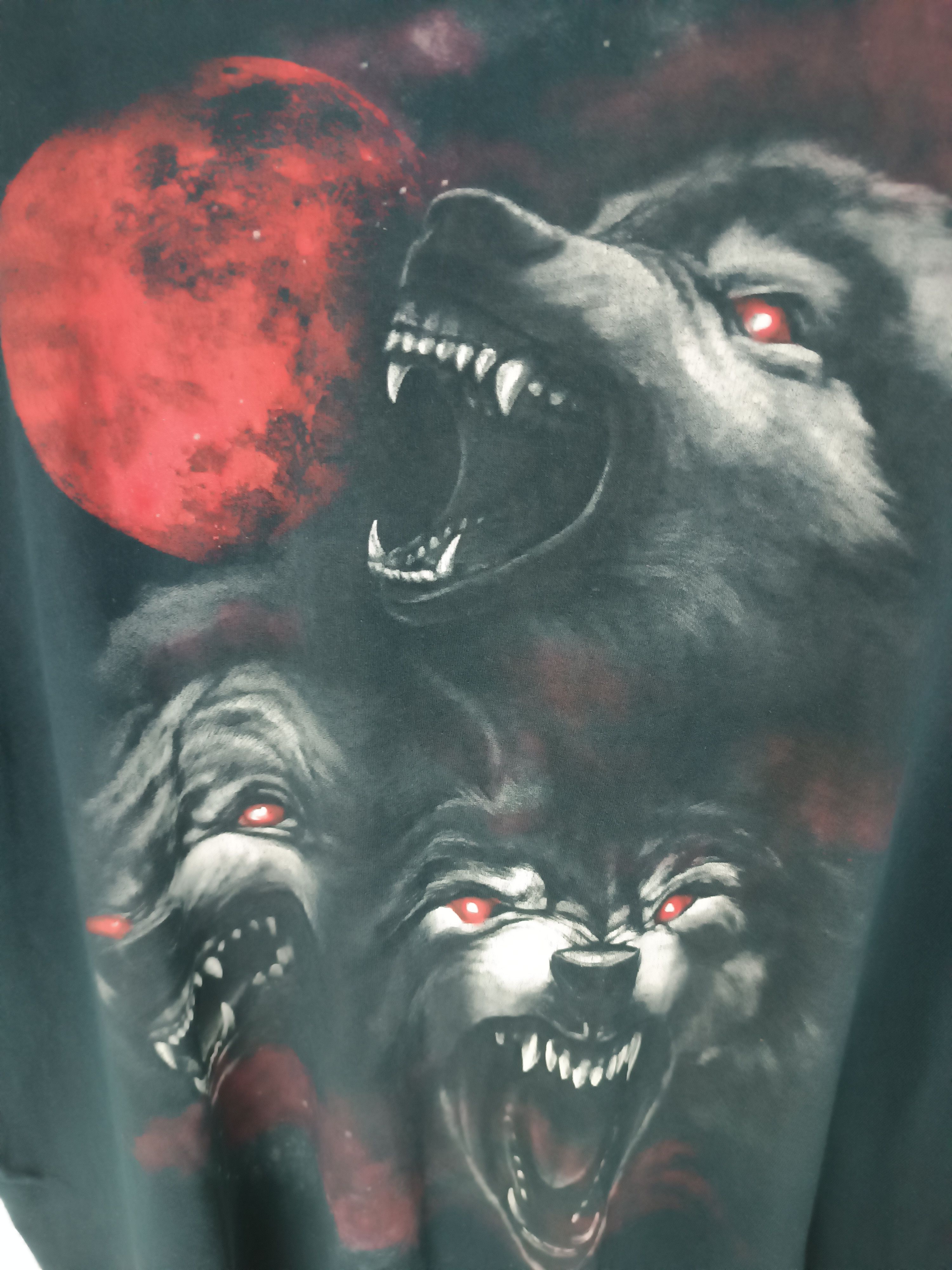 Vintage VINTAGE RED MOON WOLVES OVP HORROR ANIMAL PETS TEE Size US XXL / EU 58 / 5 - 9 Thumbnail