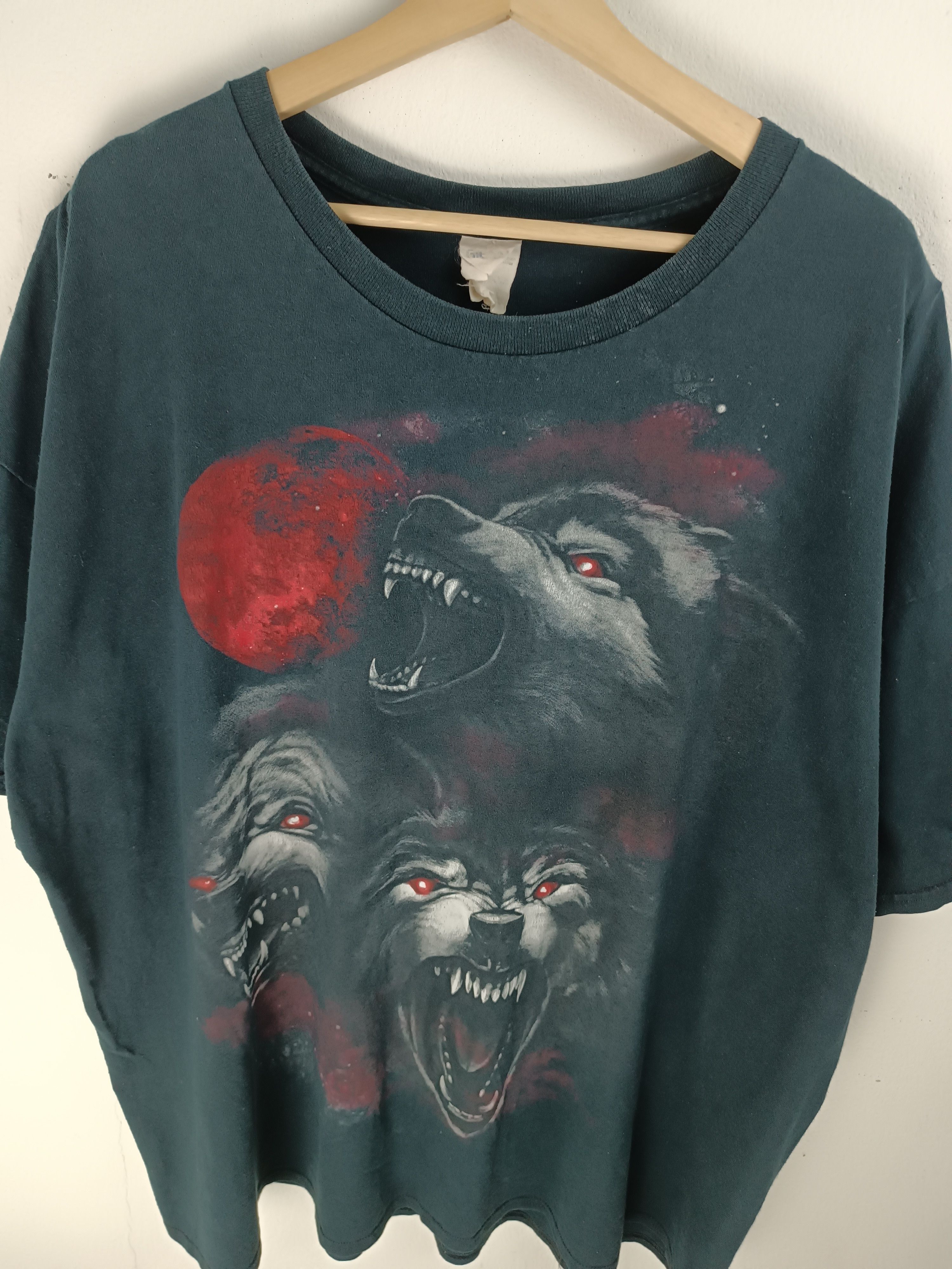 Vintage VINTAGE RED MOON WOLVES OVP HORROR ANIMAL PETS TEE Size US XXL / EU 58 / 5 - 5 Thumbnail