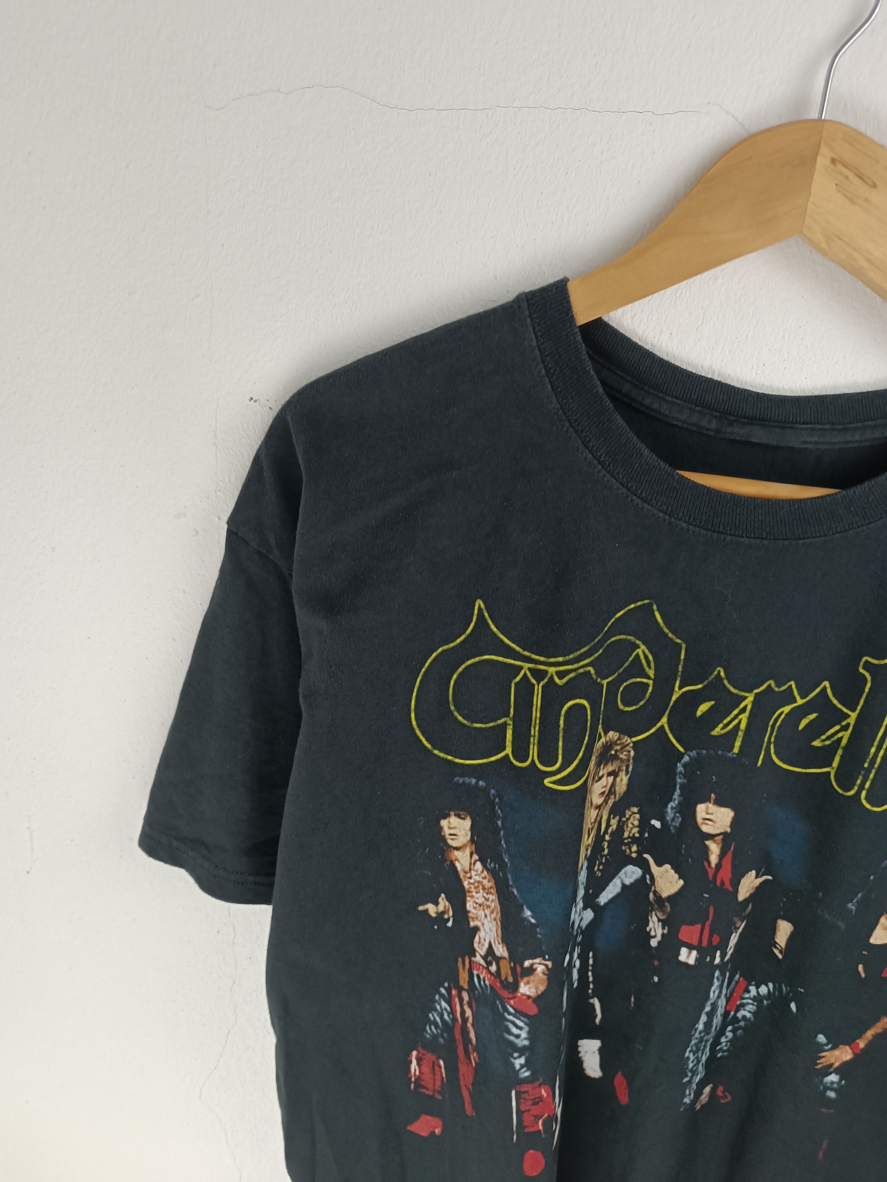 Band Tees VINTAGE CINDERELLA GLAM ROCK TWISTED METAL BOOTLEG TEE Size US L / EU 52-54 / 3 - 4 Thumbnail