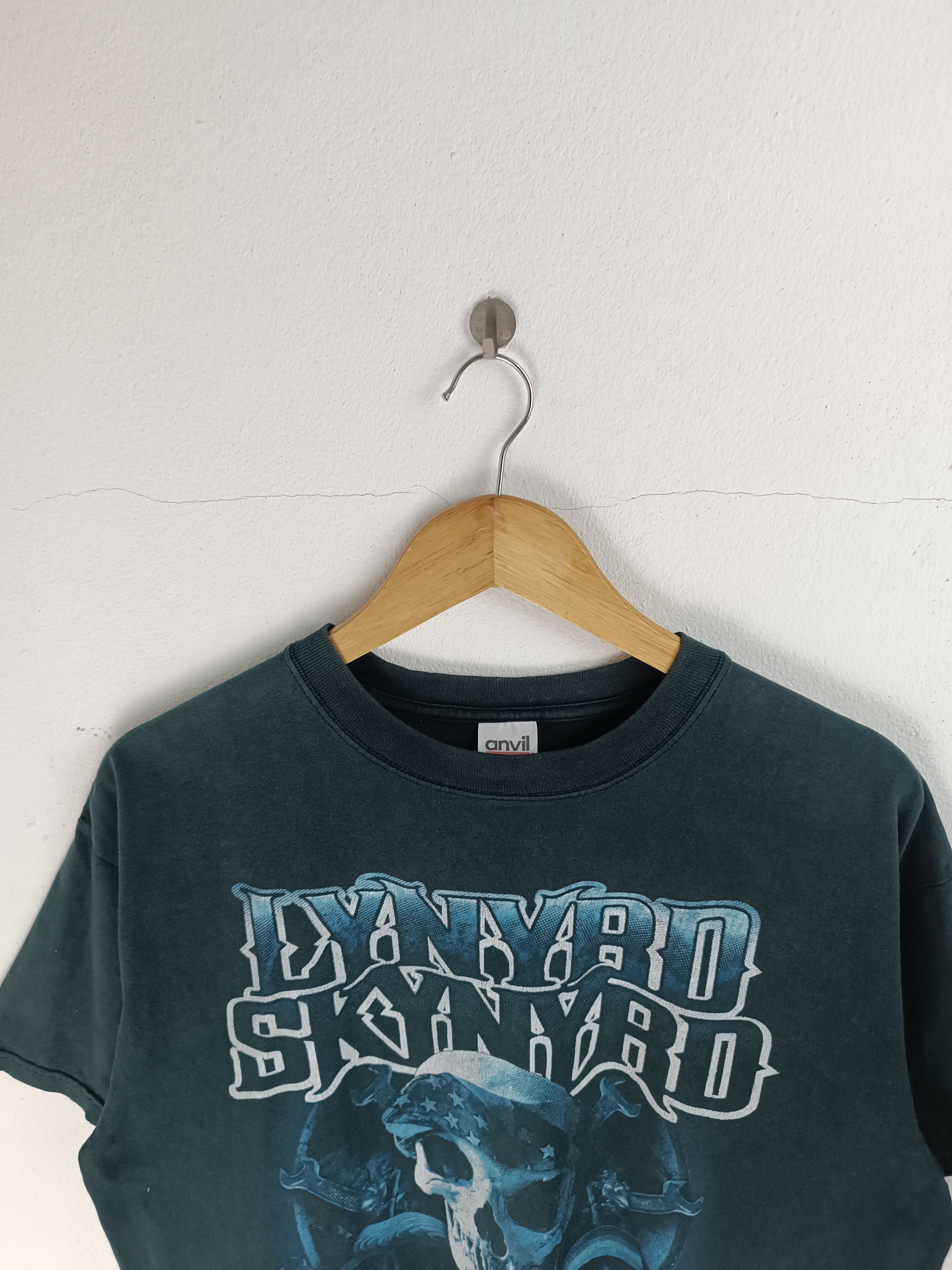 Band Tees VINTAGE '05 LYNYRD SKYNYRD TOUR (zz top zeppelin kid rock) Size US L / EU 52-54 / 3 - 16 Thumbnail