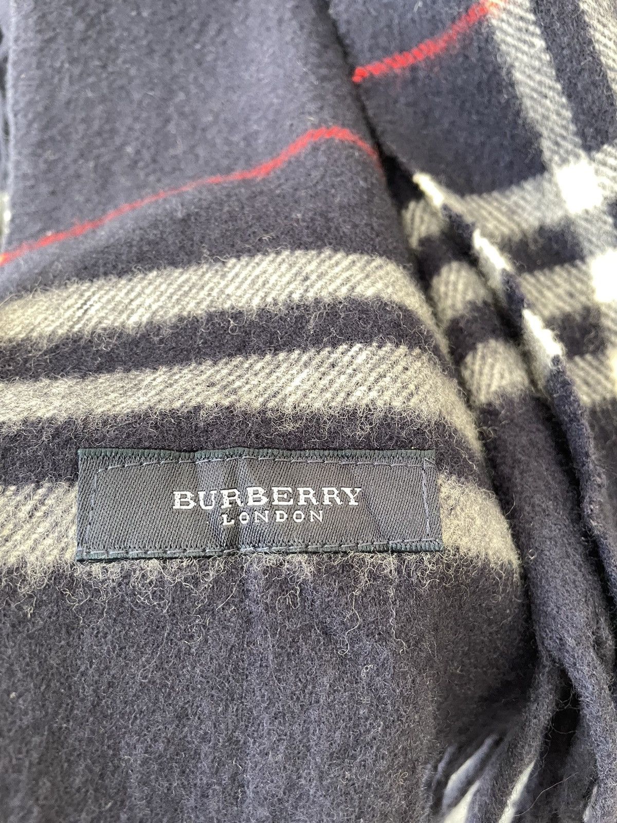 Burberry BURBERRY LONDON WOOL MUFFLER Size ONE SIZE - 3 Thumbnail