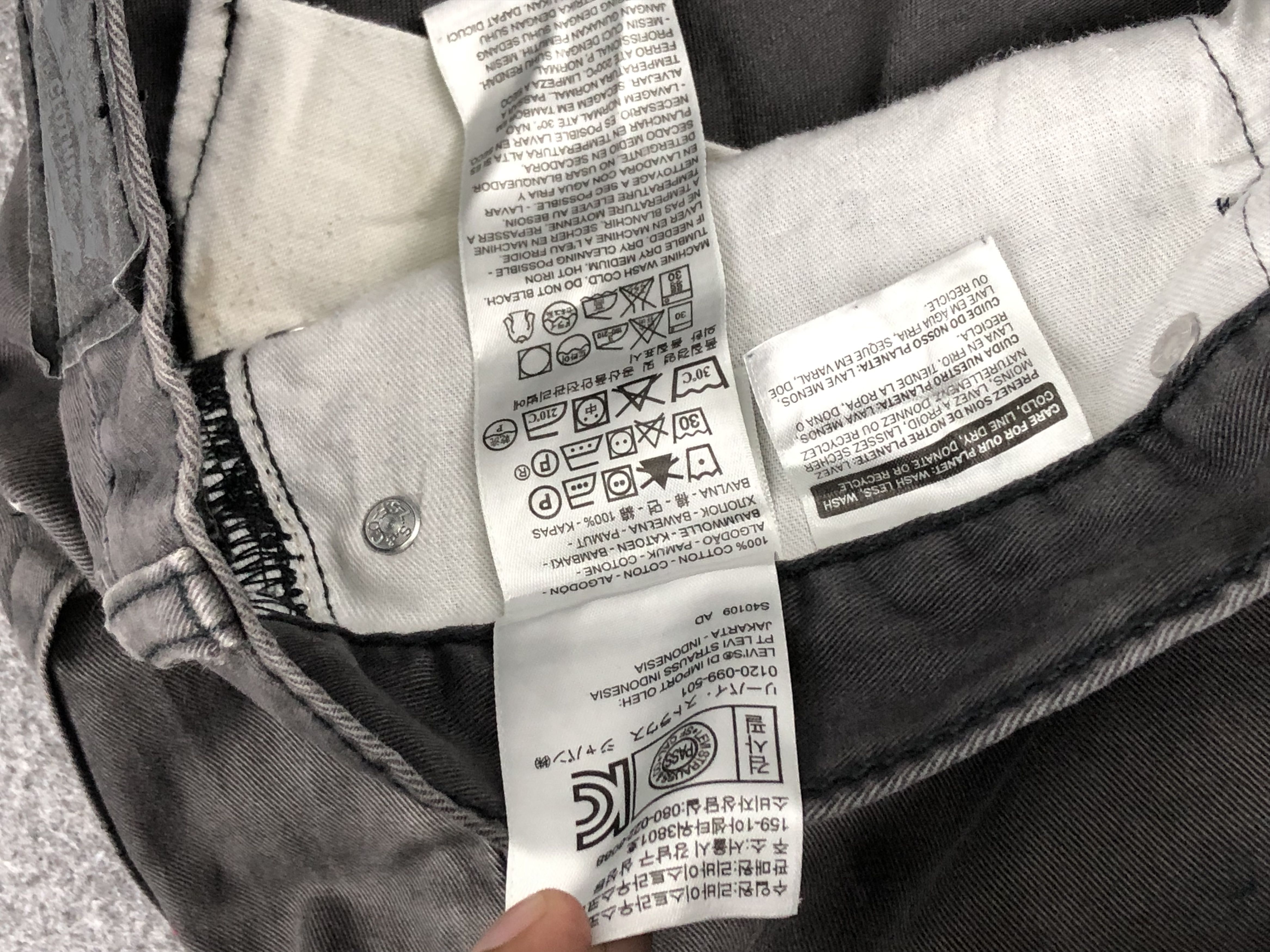 Levi's Vintage Levis 514 Faded Black Jeans DP1434 Size US 34 / EU 50 - 8 Thumbnail