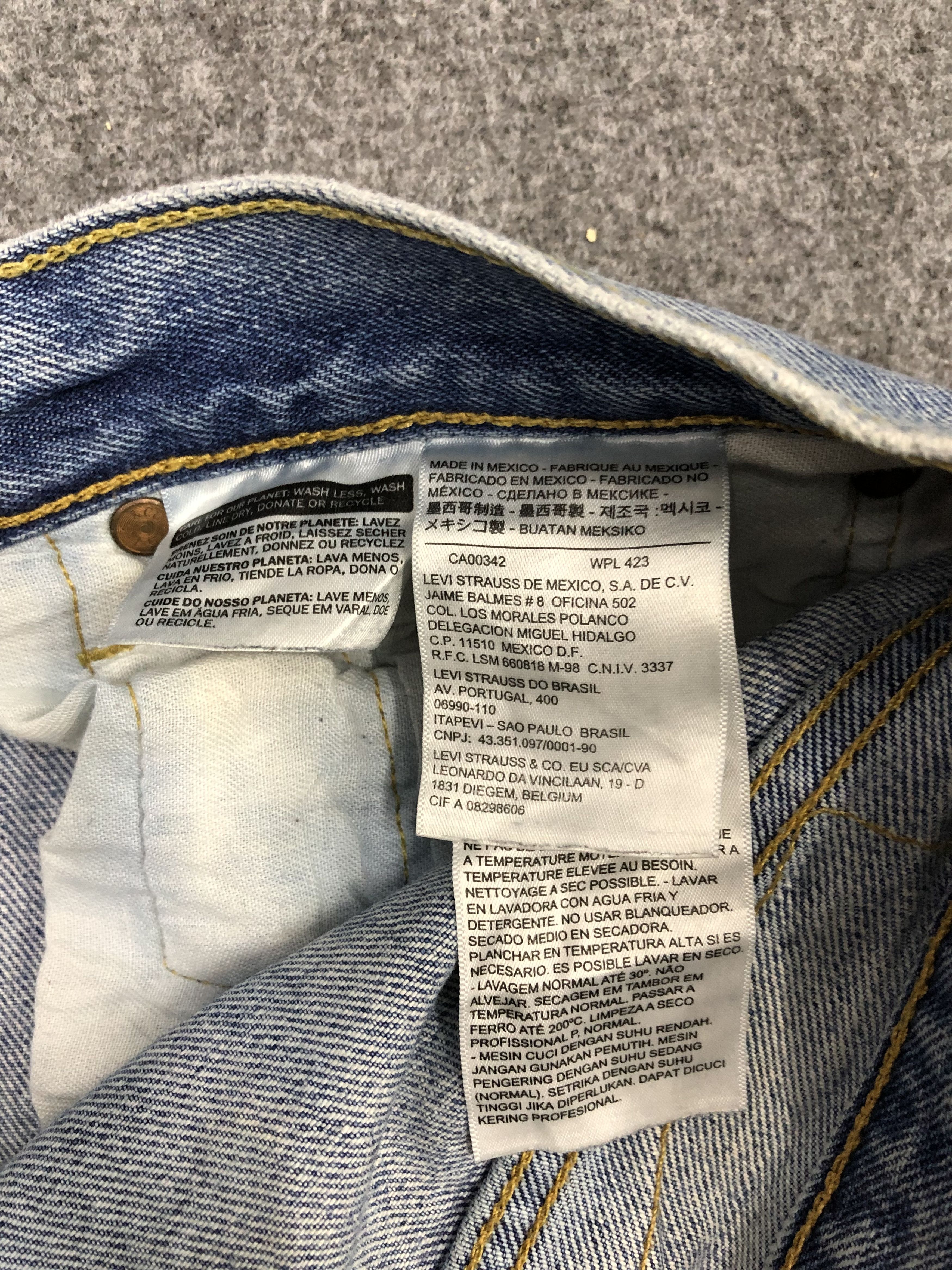 Levi's Vintage Levis 501 Light Blue Jeans DP1210 Size US 36 / EU 52 - 6 Thumbnail