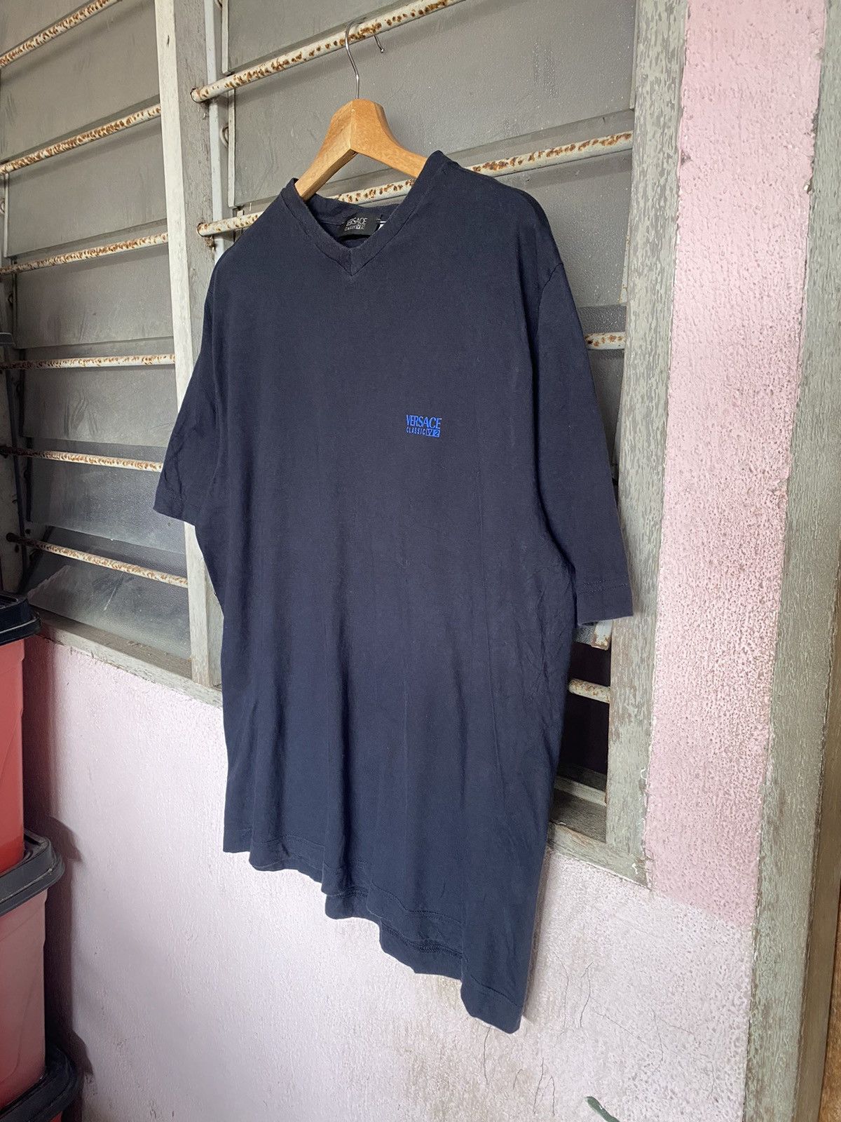 Versace × Vintage SS Versace Classic V2 vneck tshirt Size US L / EU 52-54 / 3 - 3 Thumbnail