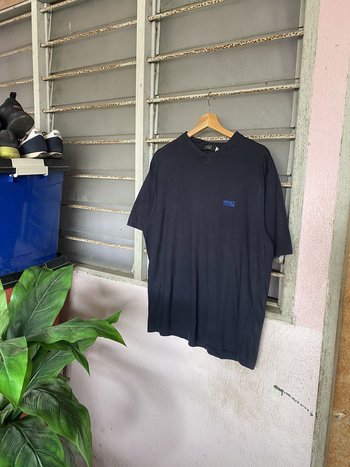 Versace × Vintage SS Versace Classic V2 vneck tshirt Size US L / EU 52-54 / 3 - 1 Thumbnail