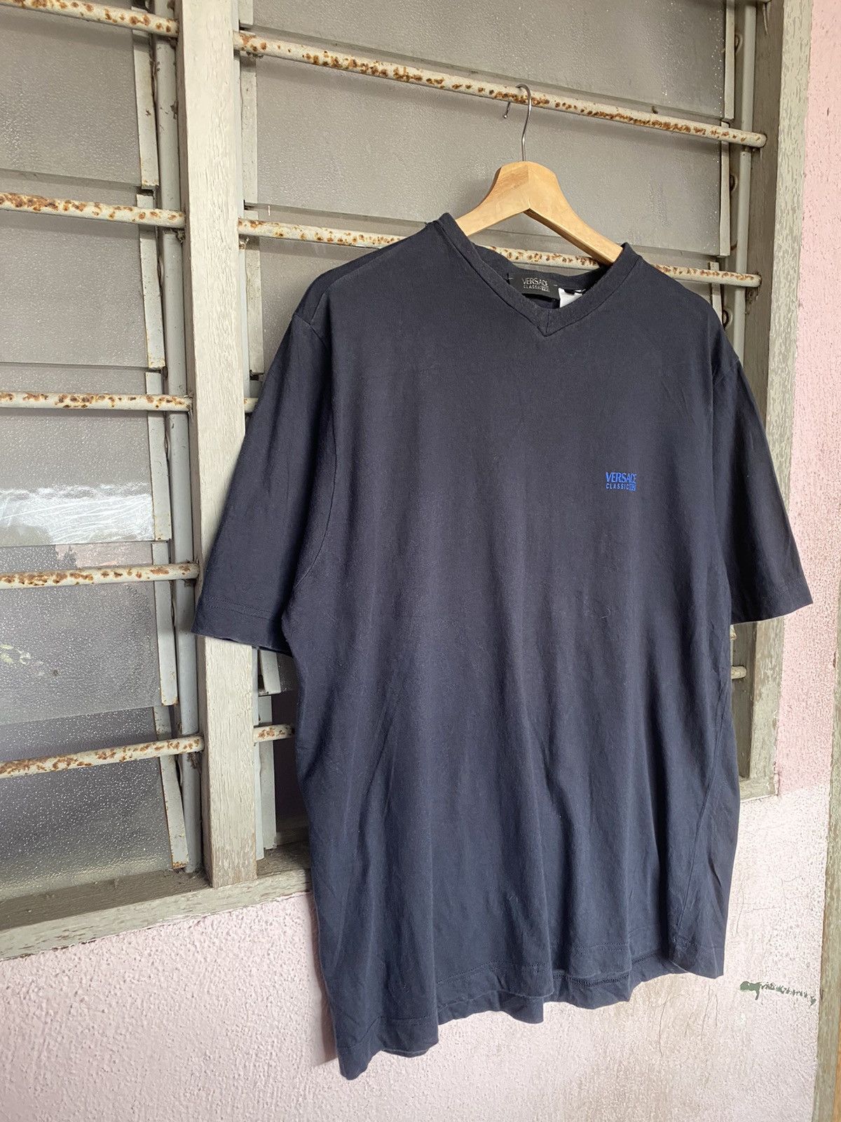 Versace × Vintage SS Versace Classic V2 vneck tshirt Size US L / EU 52-54 / 3 - 4 Thumbnail