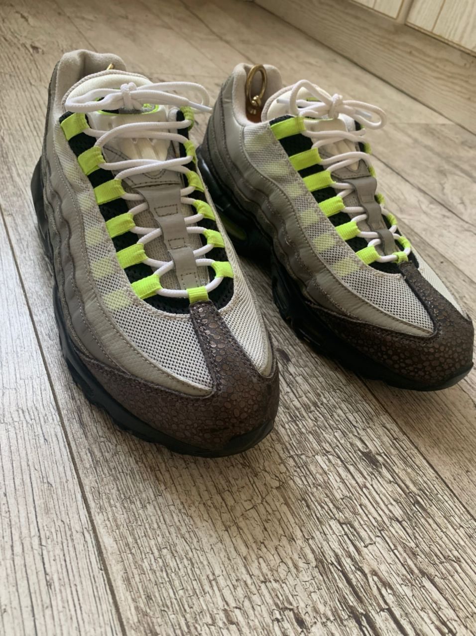 Nike × atmos Air Max 95 OG Prm Neon Safari 2015 Tn 90 Jordan1 Bw Zoom Size US 10.5 / EU 43-44 - 9 Thumbnail