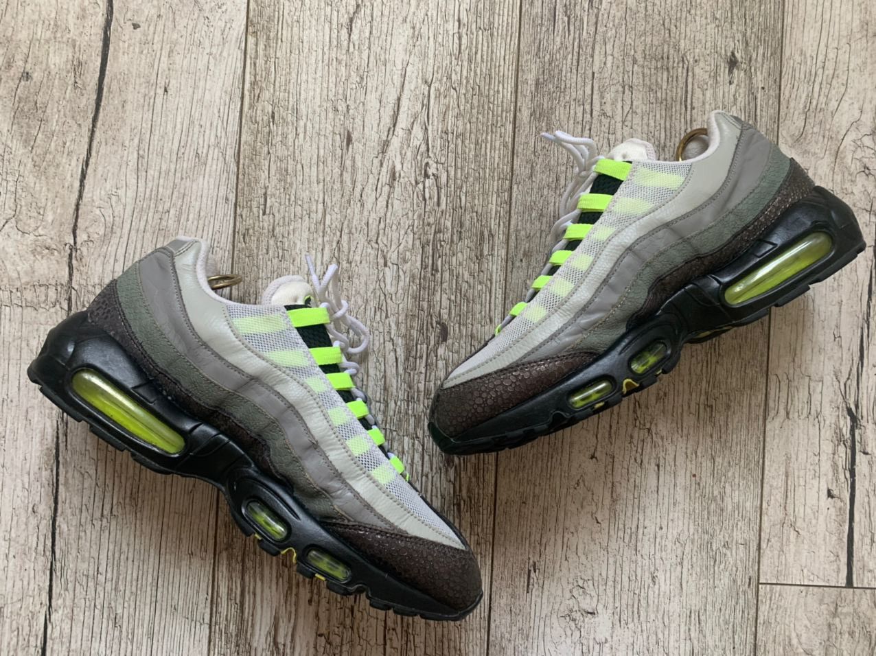 Nike × atmos Air Max 95 OG Prm Neon Safari 2015 Tn 90 Jordan1 Bw Zoom Size US 10.5 / EU 43-44 - 7 Thumbnail