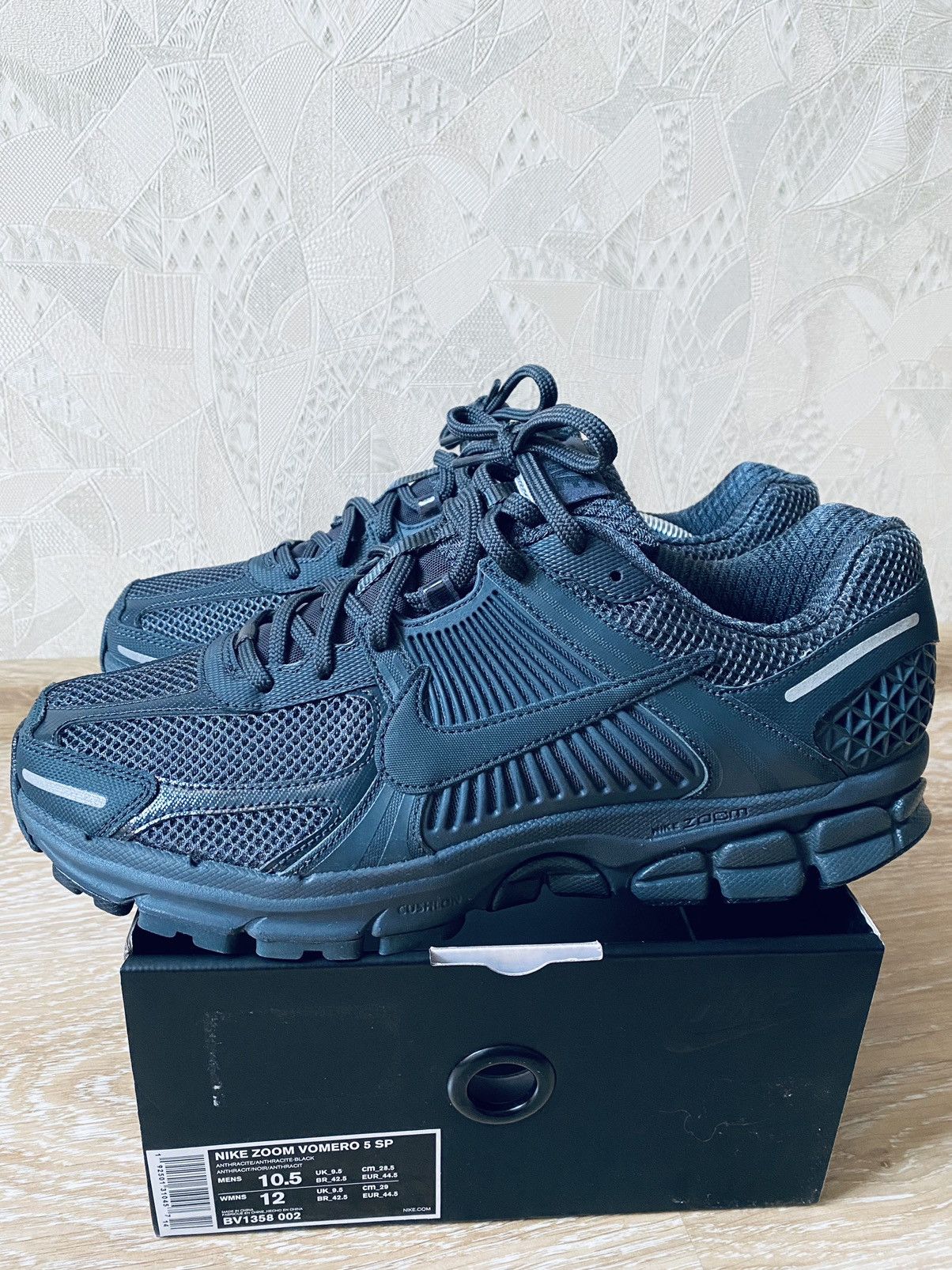 Nike NikeLab Air Zoom Vomero5 Size US 10.5 / EU 43-44 - 1 Thumbnail