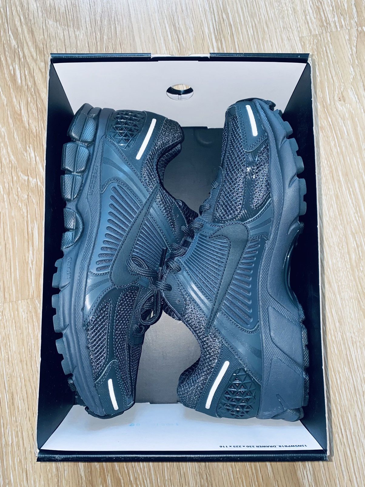 Nike NikeLab Air Zoom Vomero5 Size US 10.5 / EU 43-44 - 3 Thumbnail