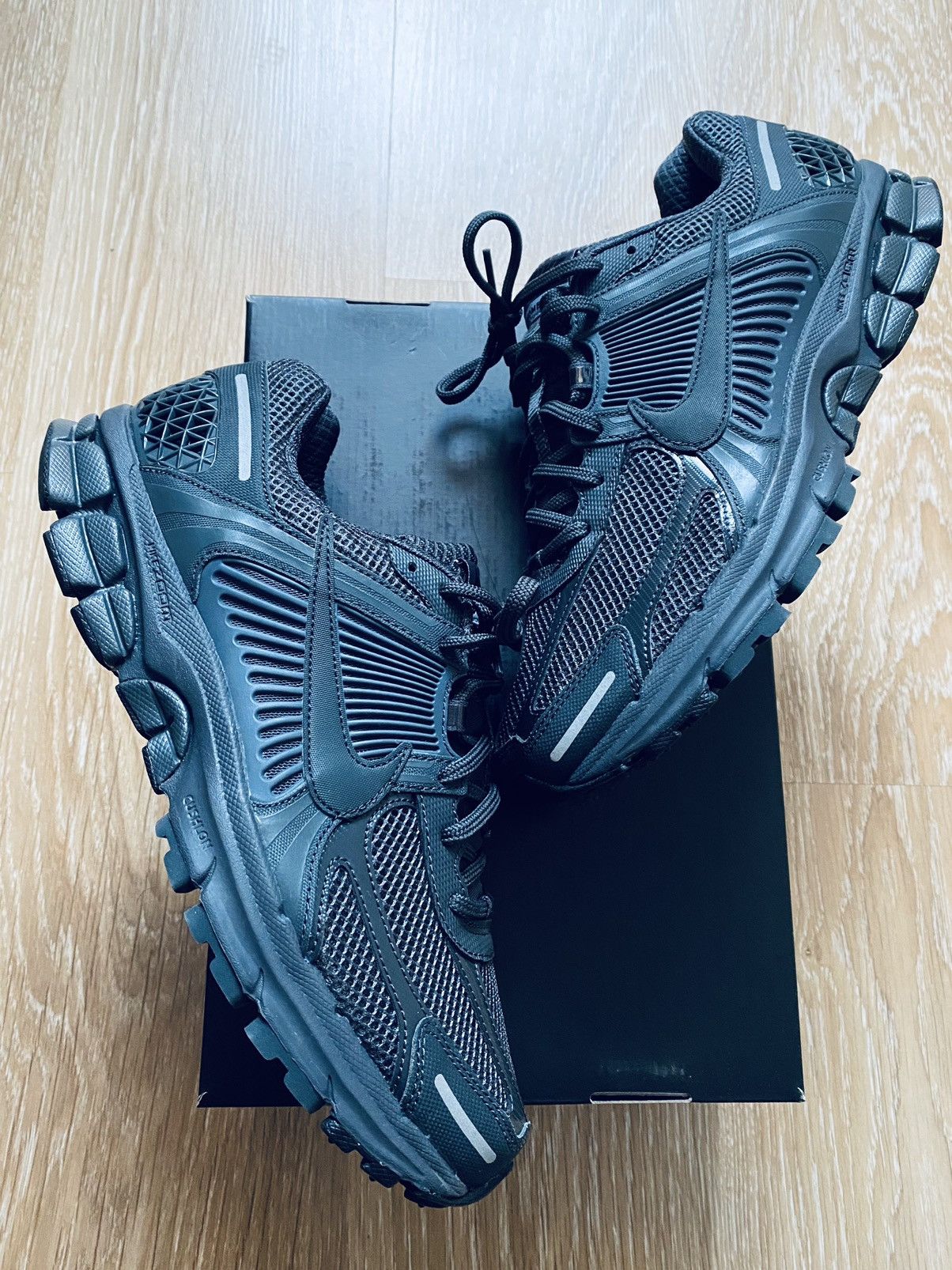 Nike NikeLab Air Zoom Vomero5 Size US 10.5 / EU 43-44 - 14 Thumbnail