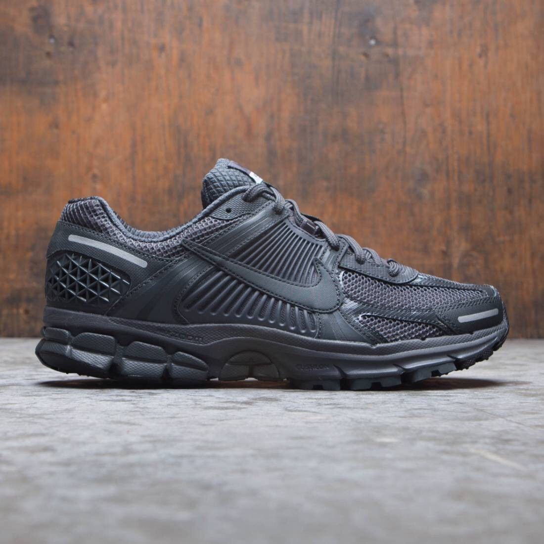 Nike NikeLab Air Zoom Vomero5 Size US 10.5 / EU 43-44 - 2 Thumbnail