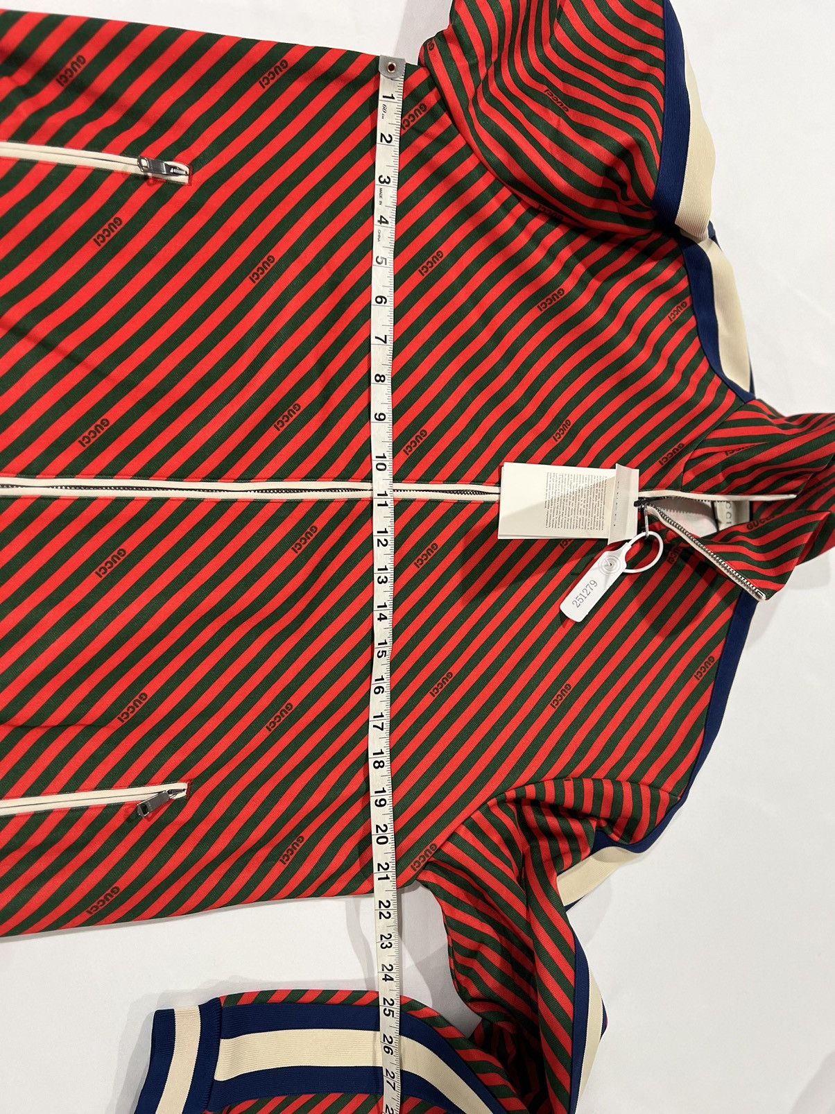 Gucci Gucci track suit. Top S, bottom XS. $4000 Size 36R - 2 Thumbnail