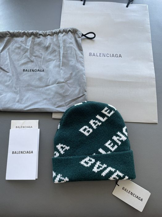 Fake hot sale balenciaga beanie