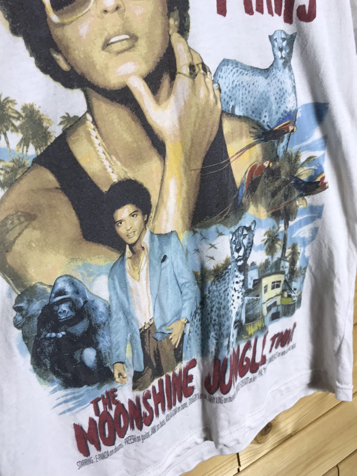 Band Tees Bruno Mars tour t-shirt Size US S / EU 44-46 / 1 - 4 Thumbnail