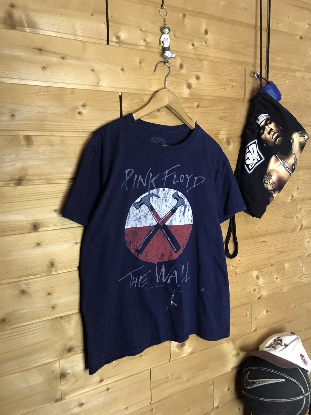 Band Tees Pink Floyd the wall t-shirt Size US L / EU 52-54 / 3 - 1 Thumbnail