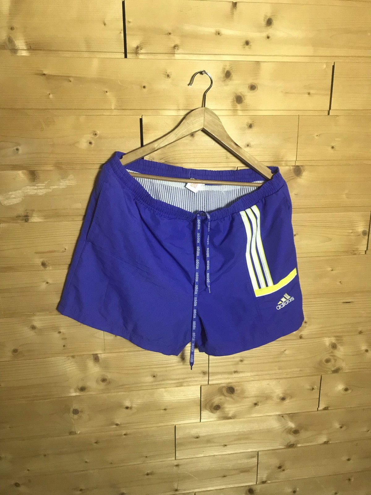 Vintage Vintage 90S Adidas shorts Size US 34 / EU 50 - 1 Thumbnail