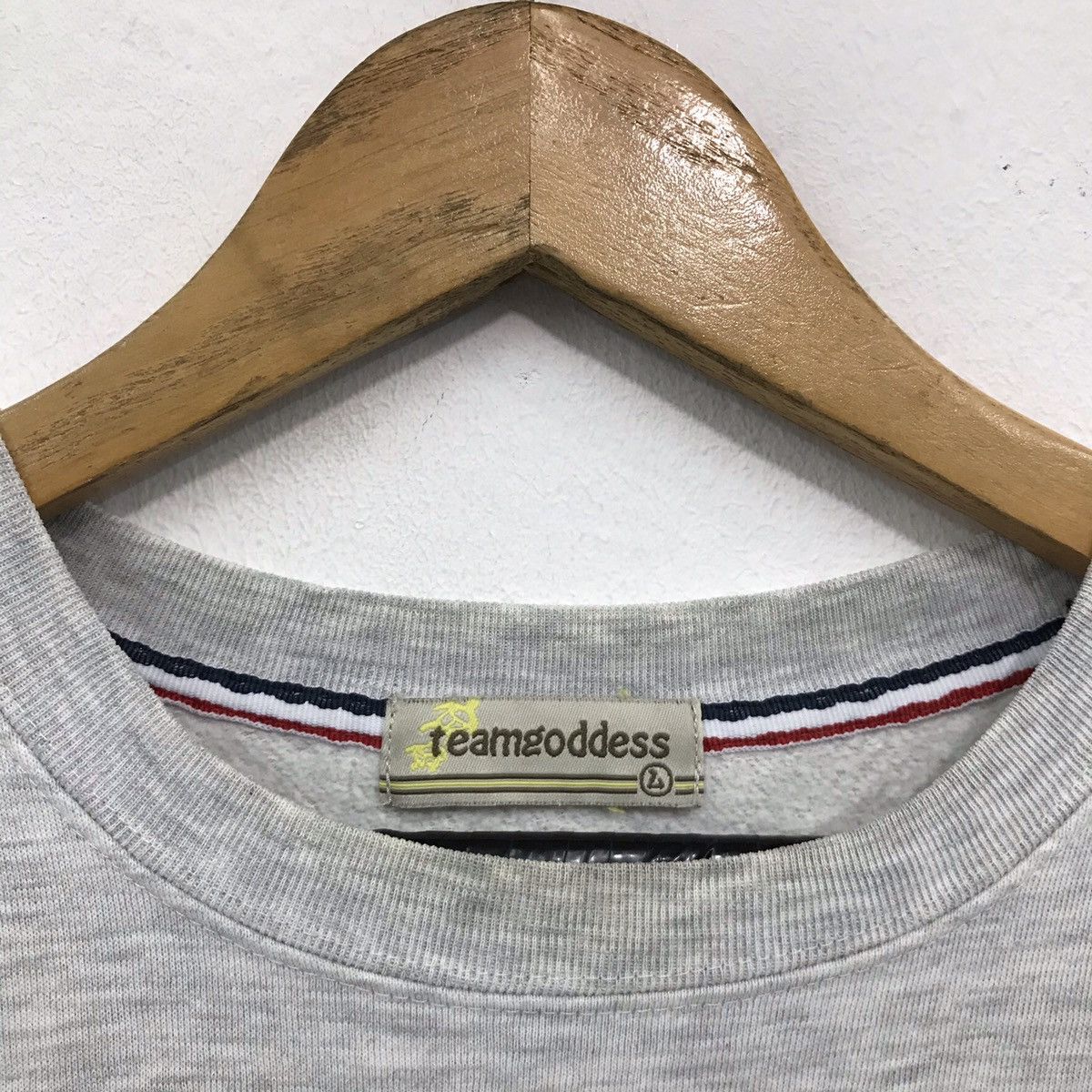 Other Team Goddess Hawaii Surf Jumper Sweatshirt Size US L / EU 52-54 / 3 - 11 Thumbnail